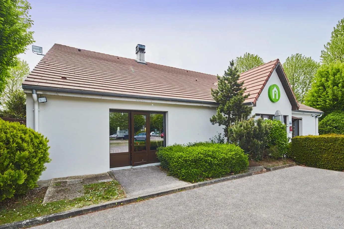 Property building in Campanile Melun Sénart