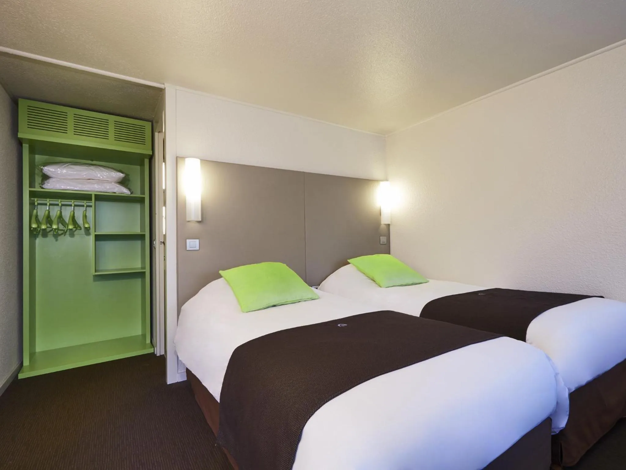 Bed in Campanile Versailles Buc