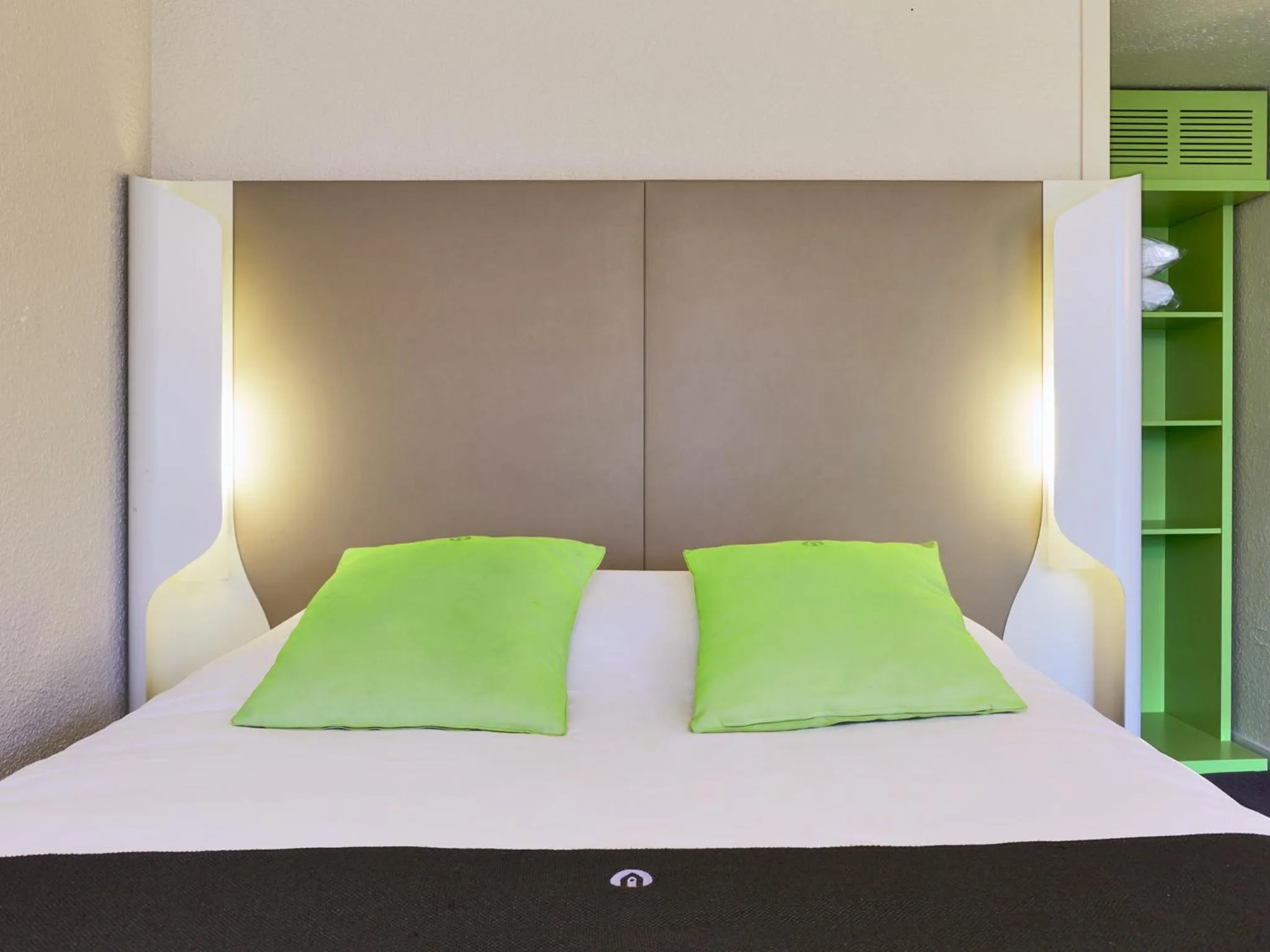 Bed in Campanile Versailles Buc