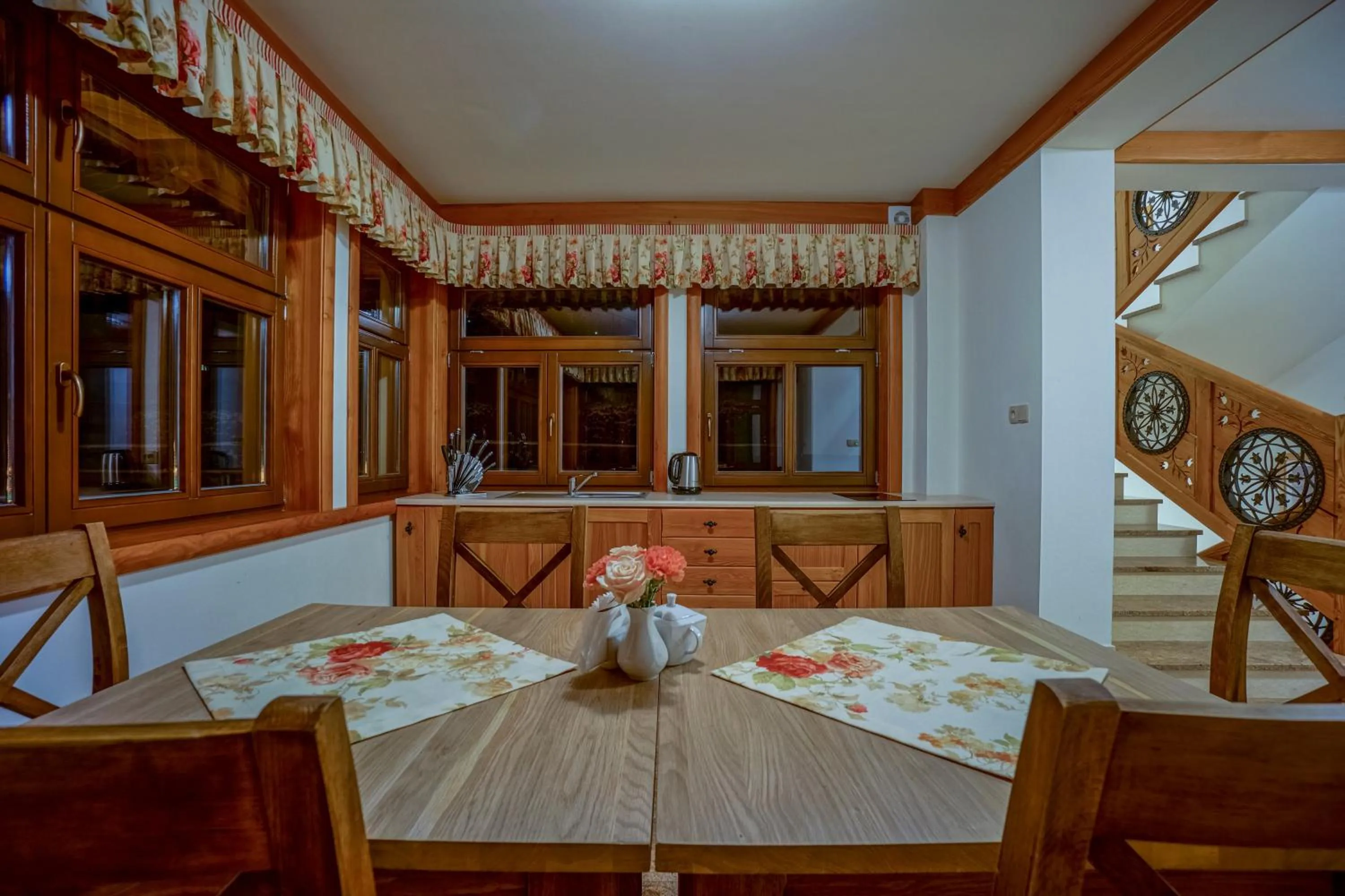 Kitchen or kitchenette in Willa Pod Miedzą 200 m do Term