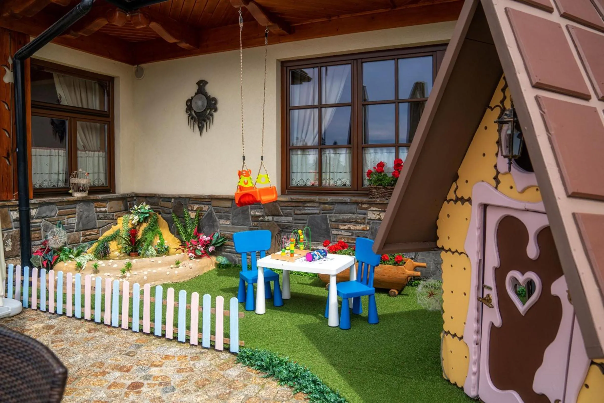 Garden in Willa Pod Miedzą 200 m do Term