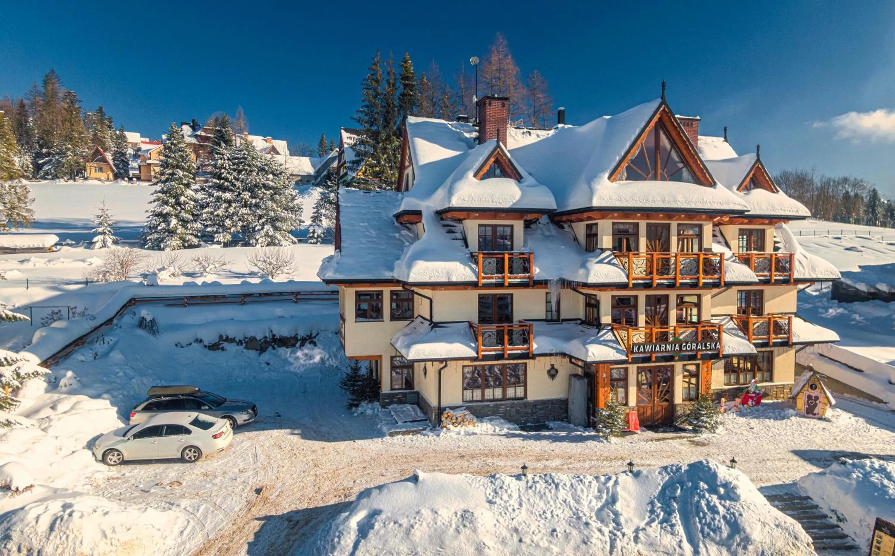 Property building in Willa Pod Miedzą 200 m do Term