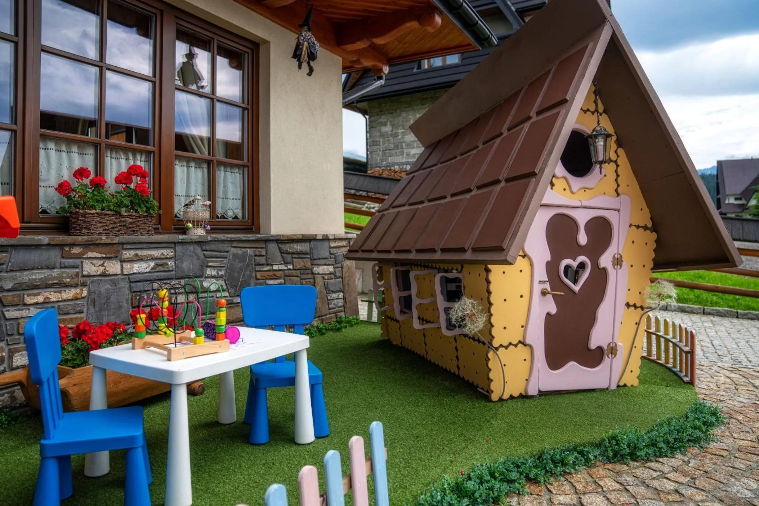 Garden in Willa Pod Miedzą 200 m do Term