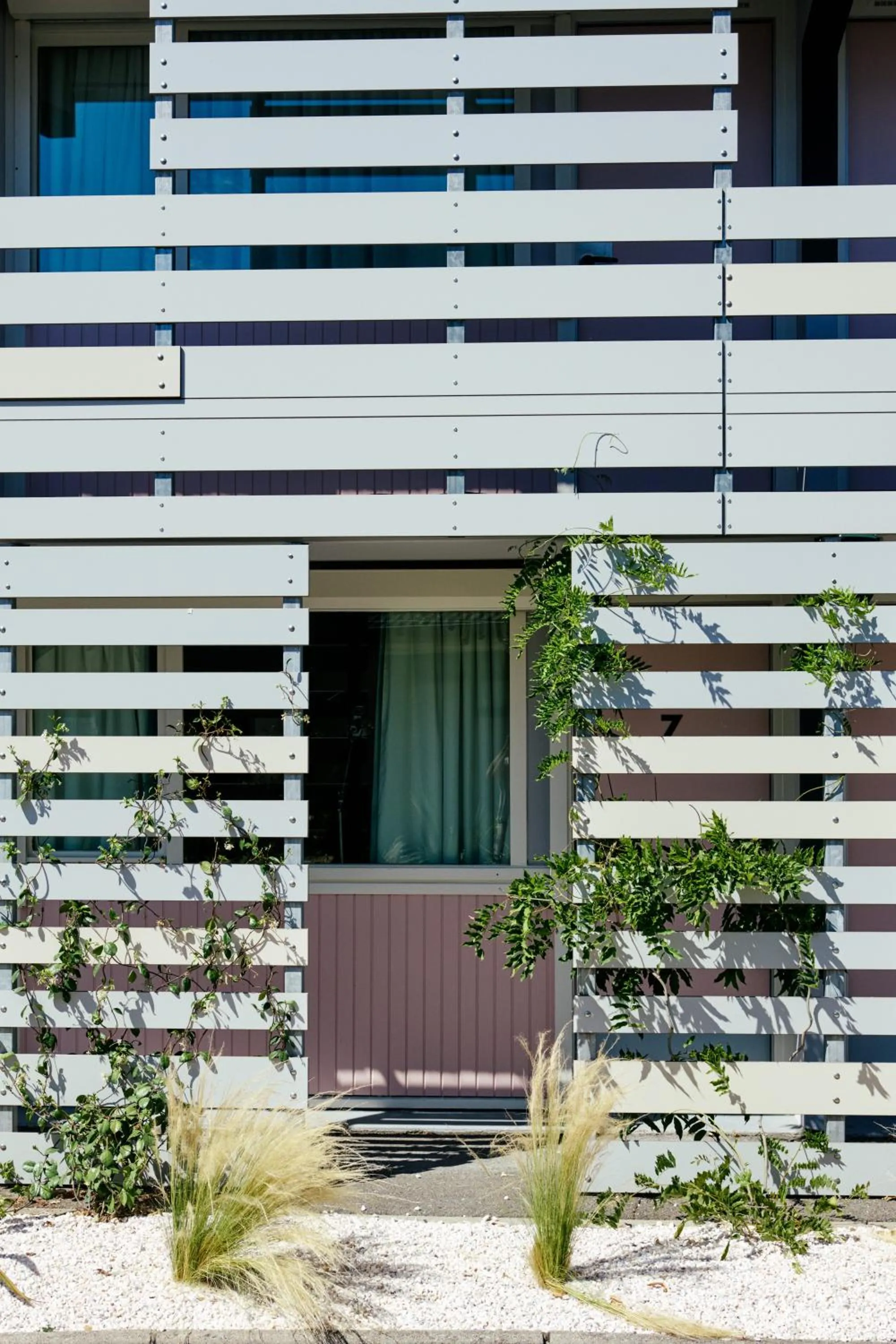 Property building in Greet Hotel Versailles - Voisins Le Bretonneux