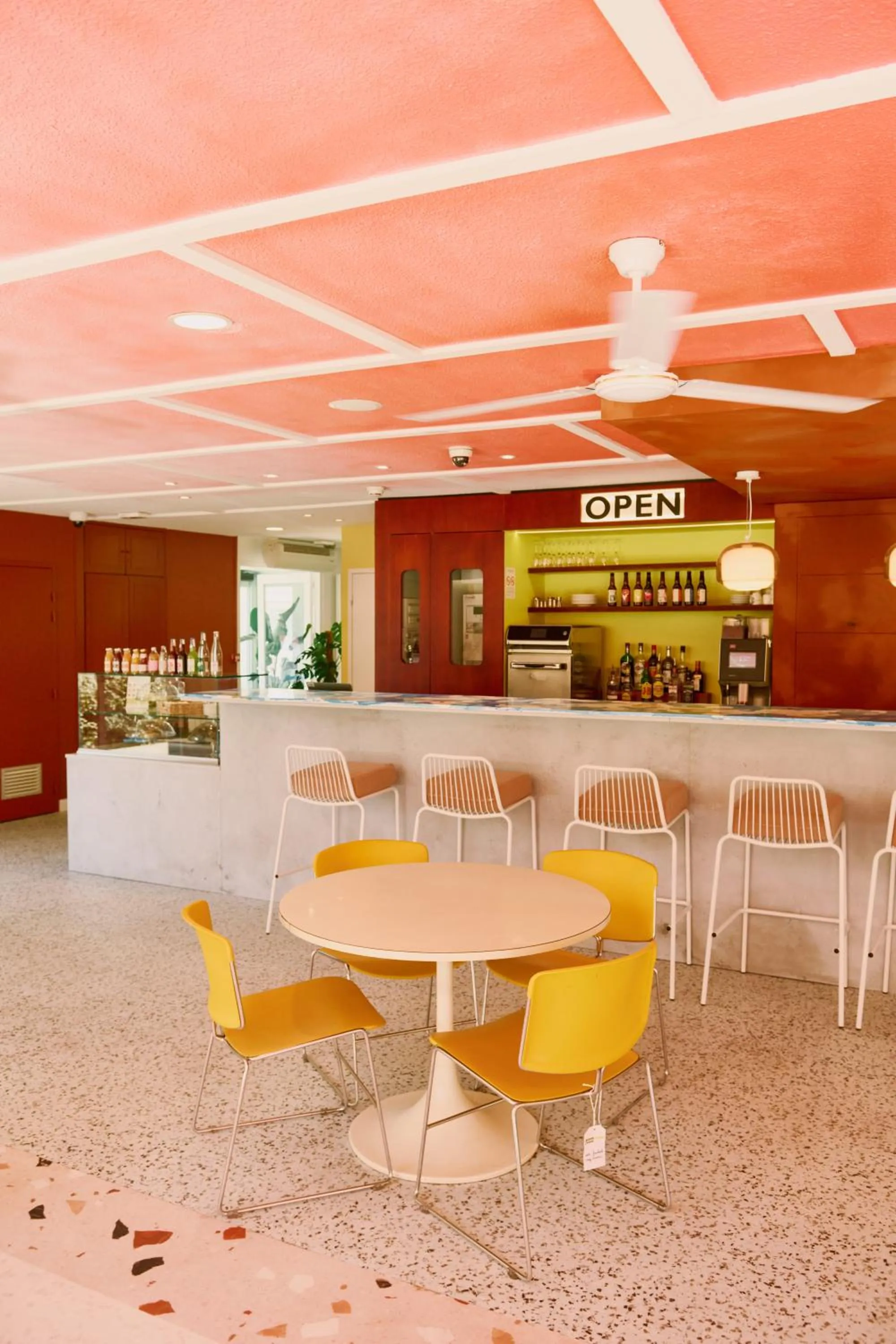 Table tennis in Greet Hotel Versailles - Voisins Le Bretonneux