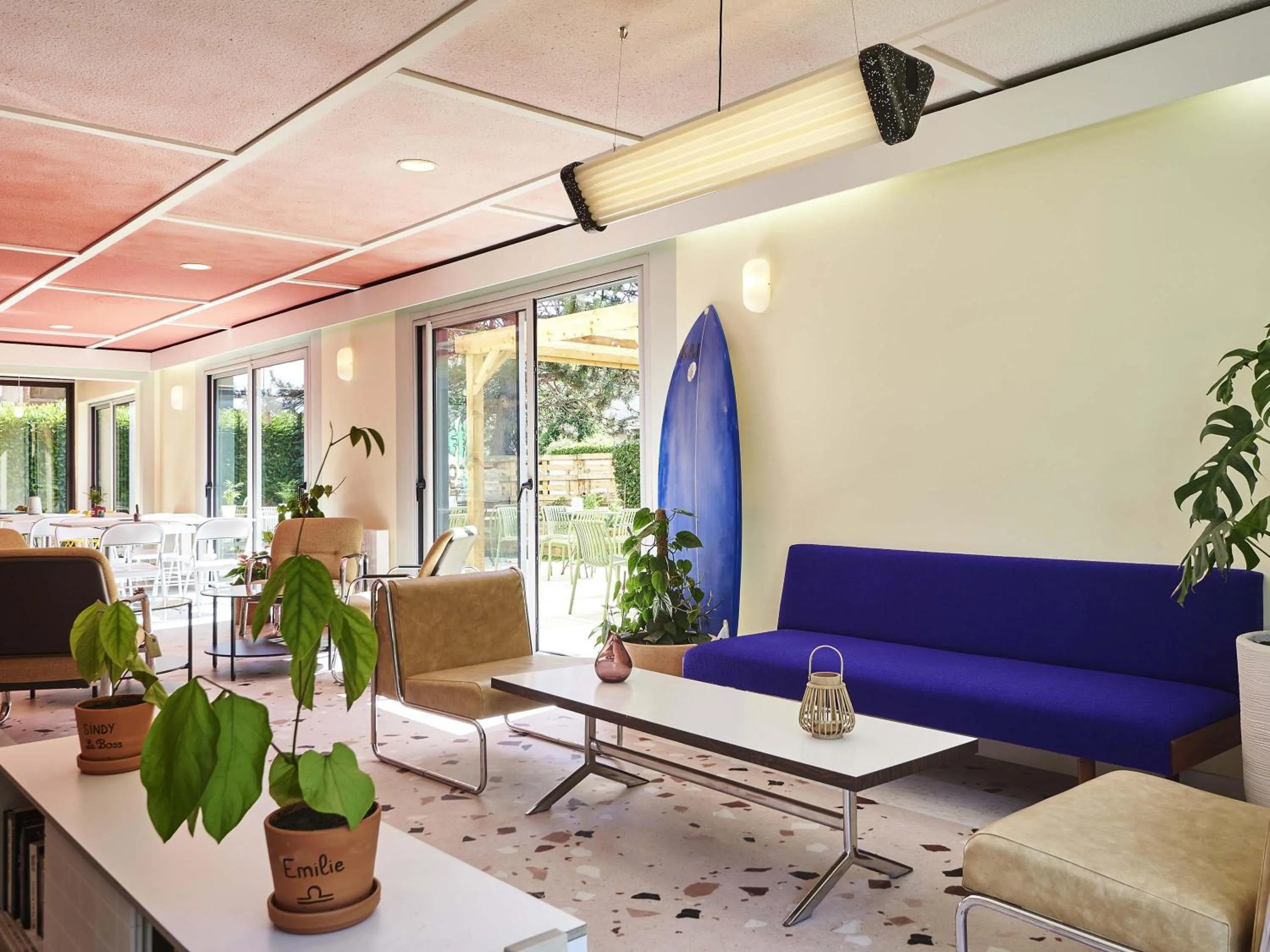 Property building in Greet Hotel Versailles - Voisins Le Bretonneux