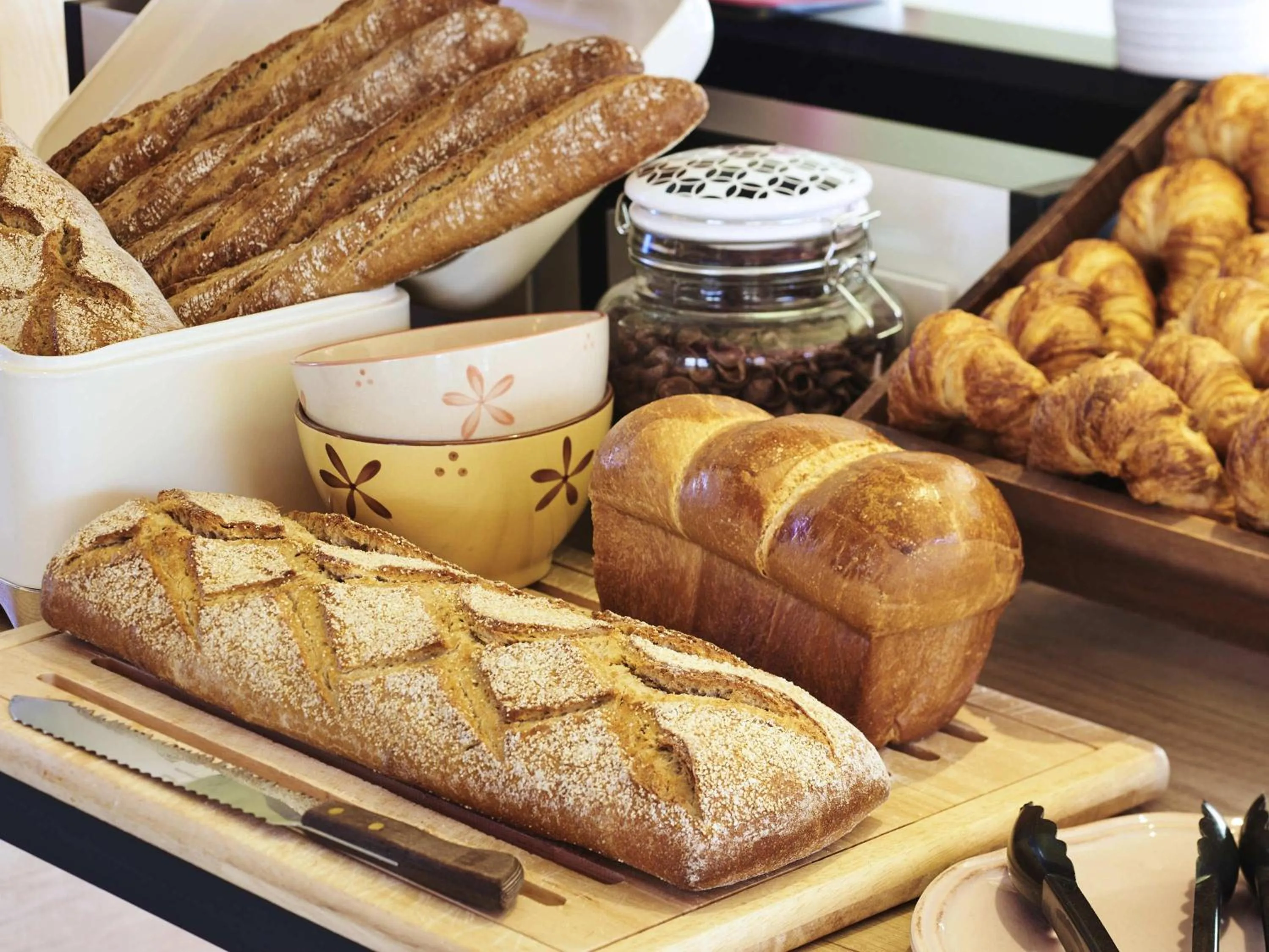 Breakfast in Greet Hotel Versailles - Voisins Le Bretonneux