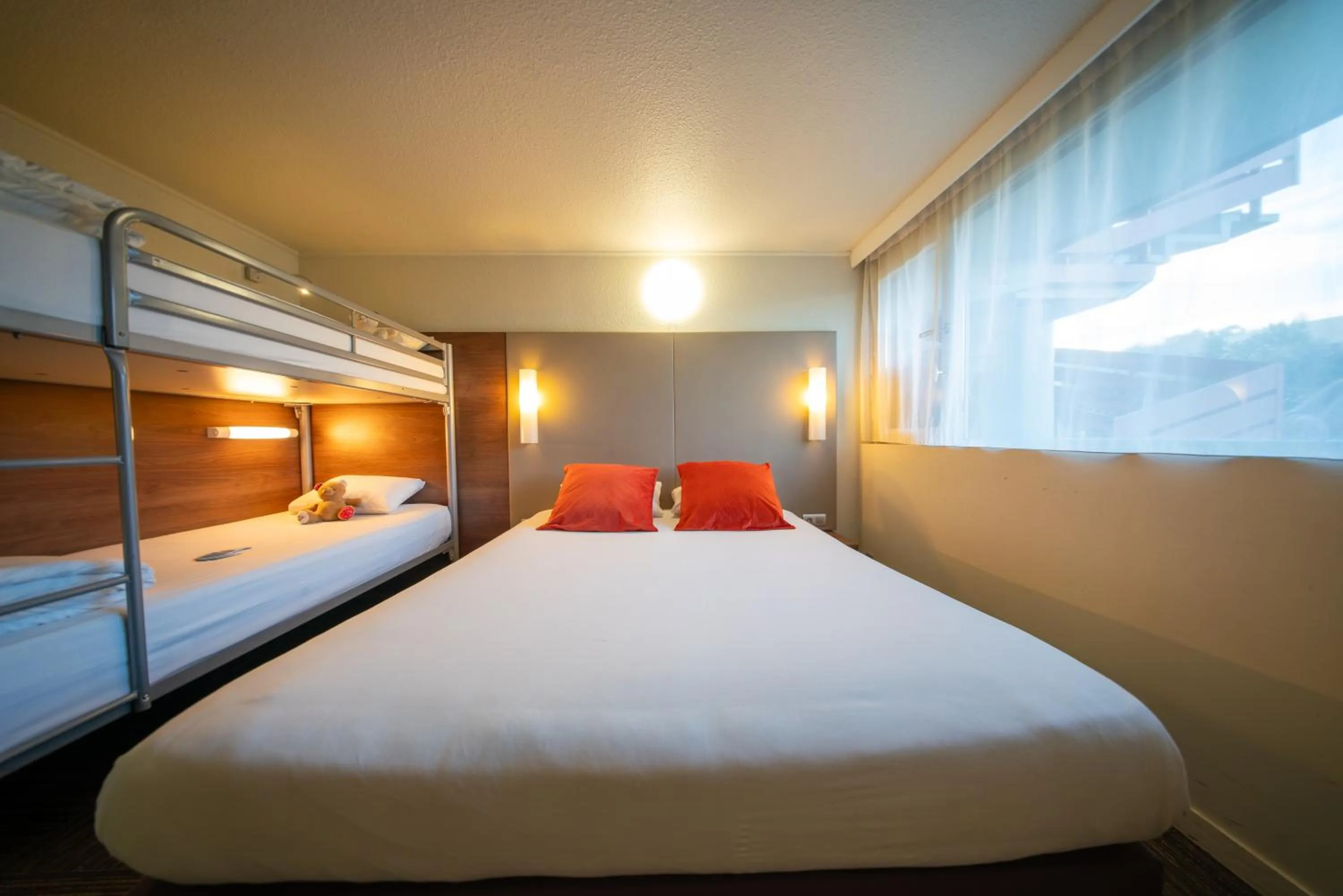 Bed in Ampaline HOTEL - Perigueux Boulazac