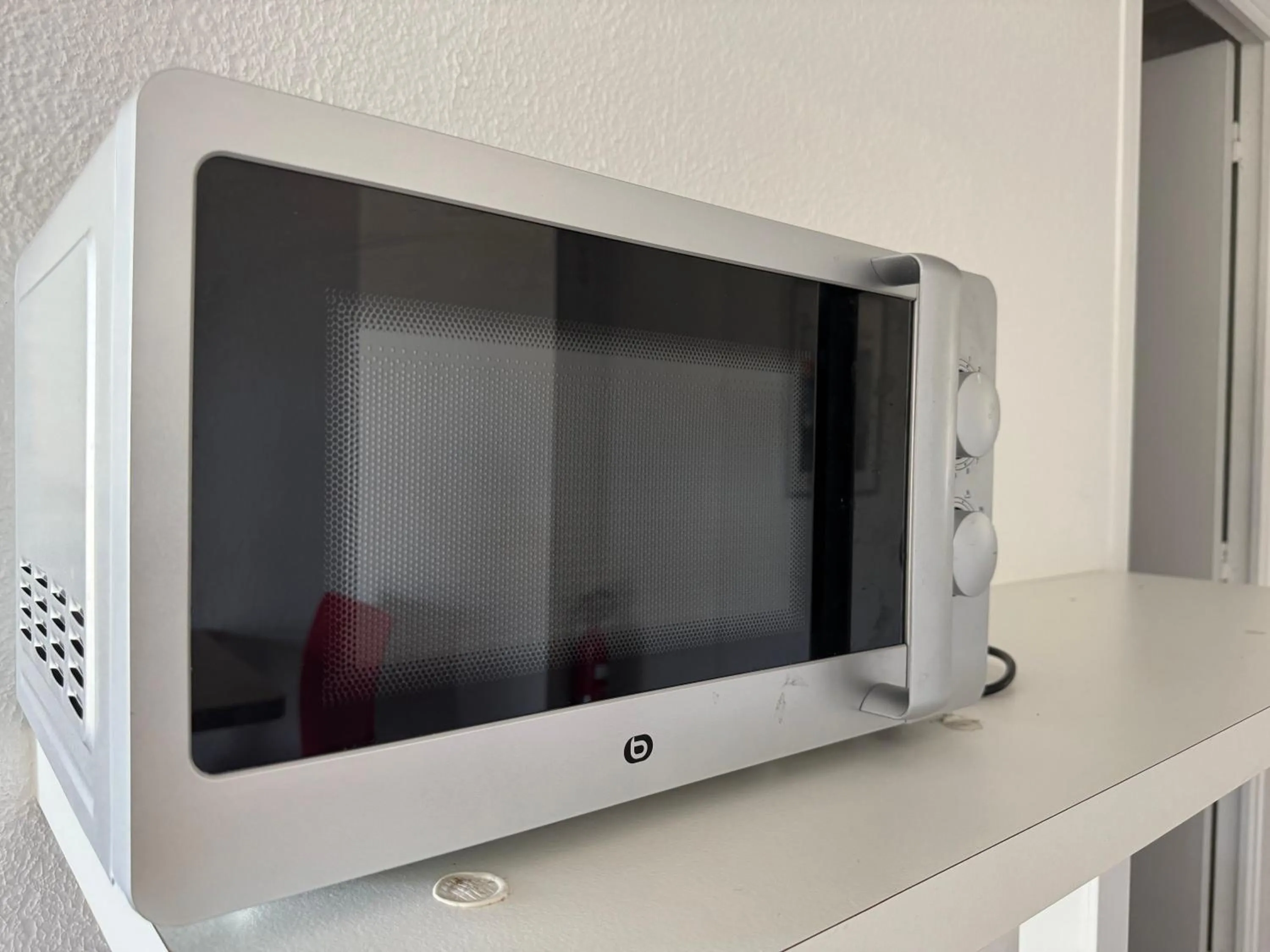 microwave in greet hôtel Angoulême