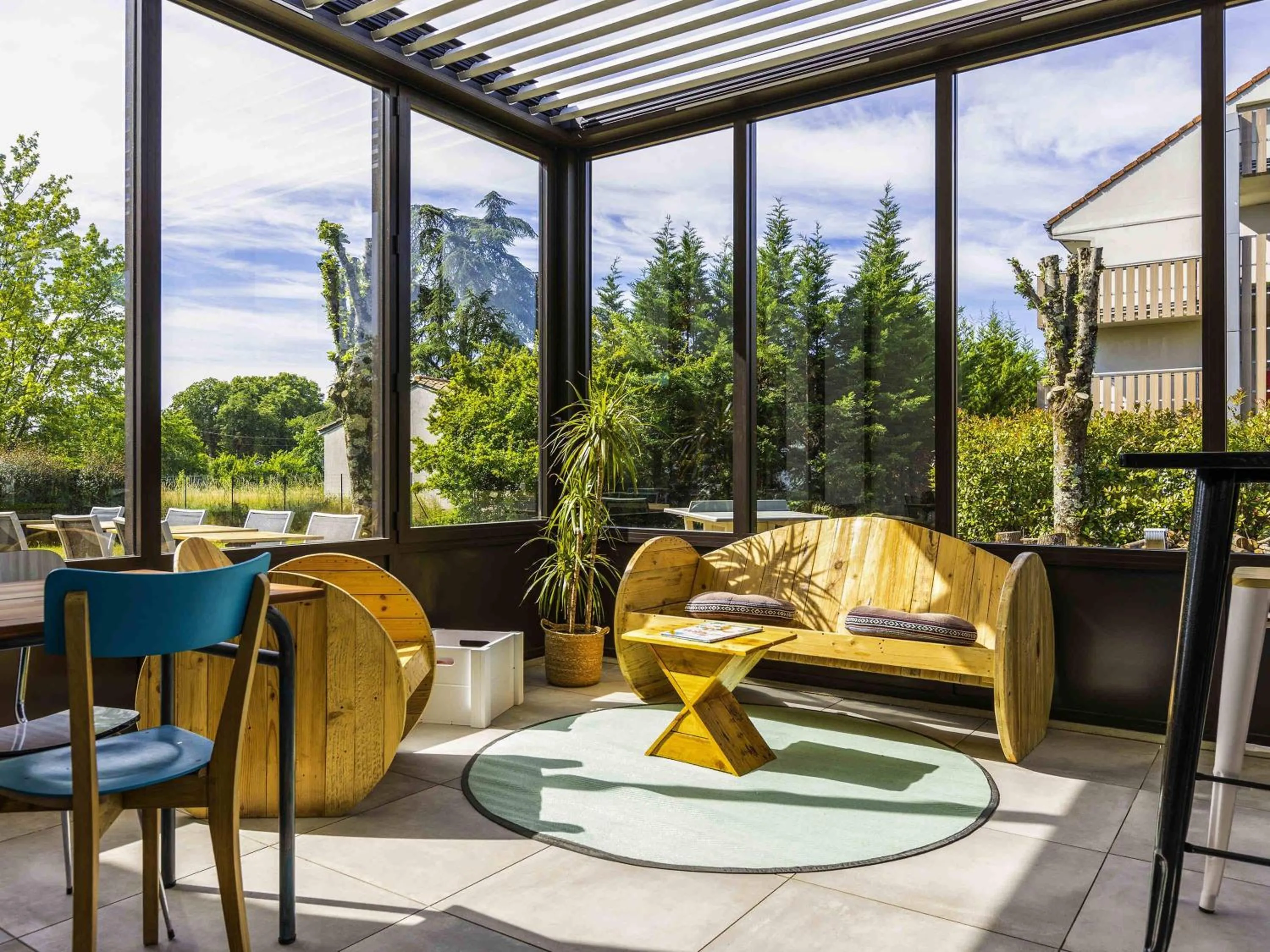 Restaurant/places to eat in greet hôtel Angoulême