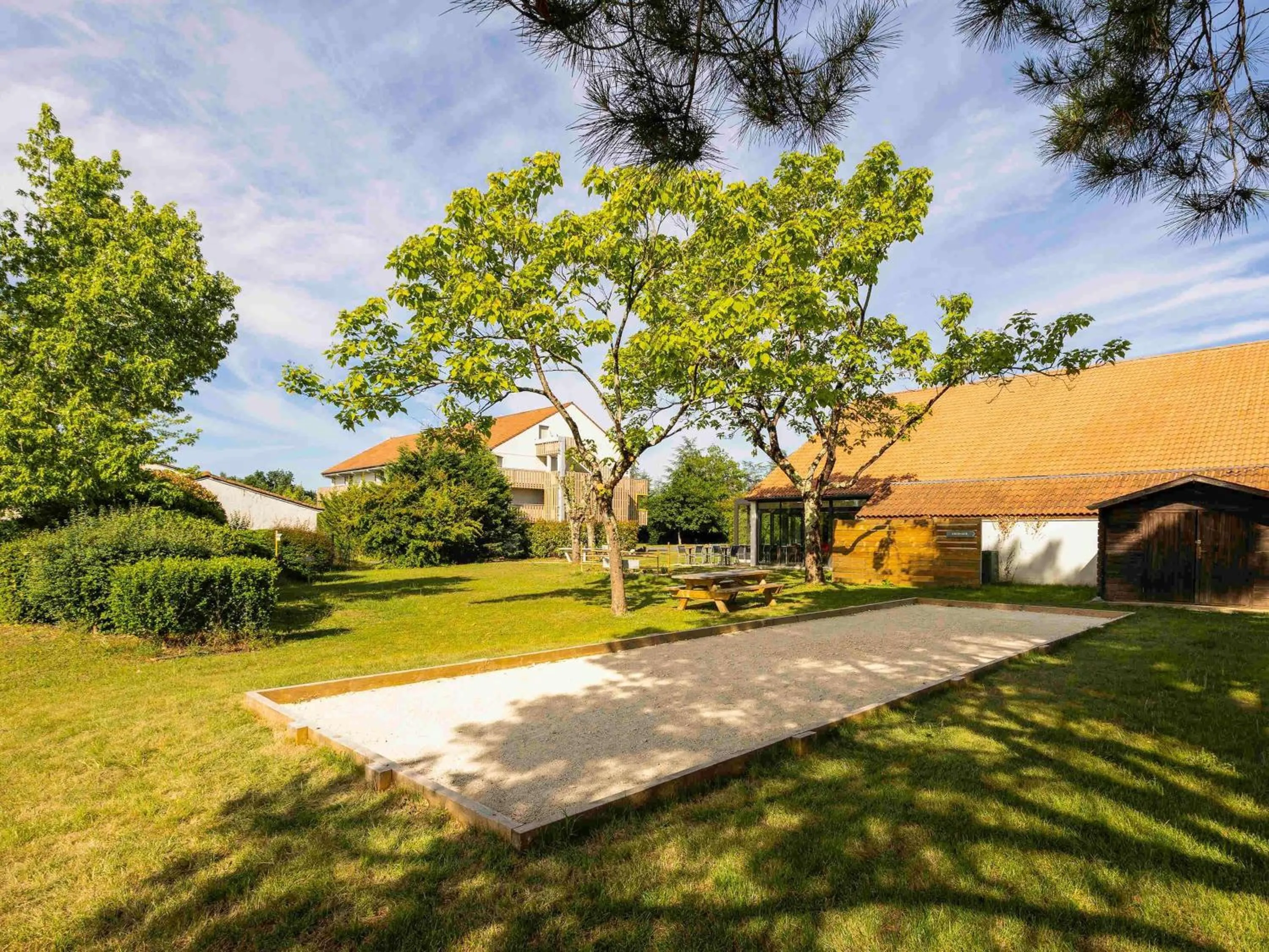 Property building in greet hôtel Angoulême