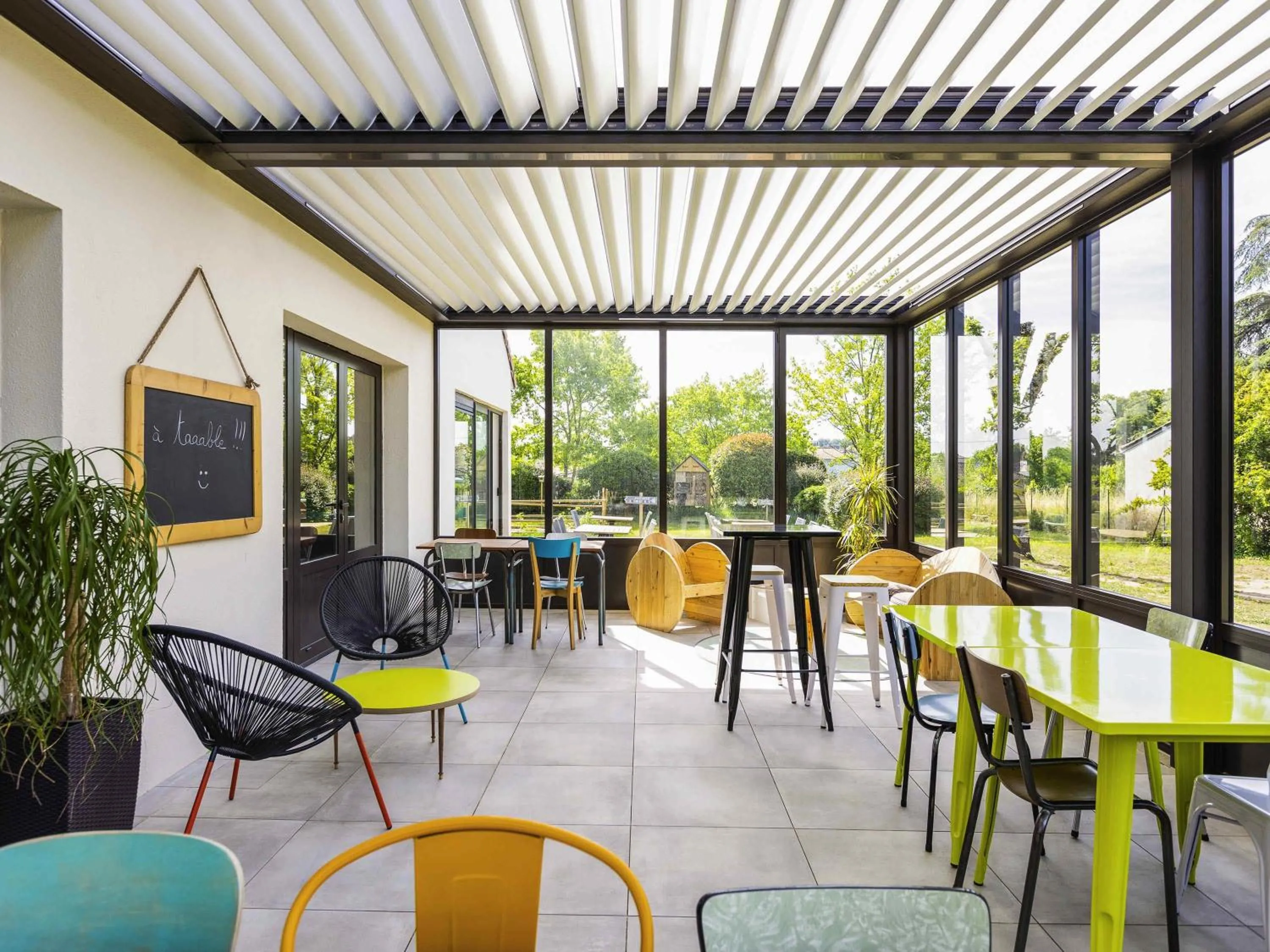 Restaurant/places to eat in greet hôtel Angoulême