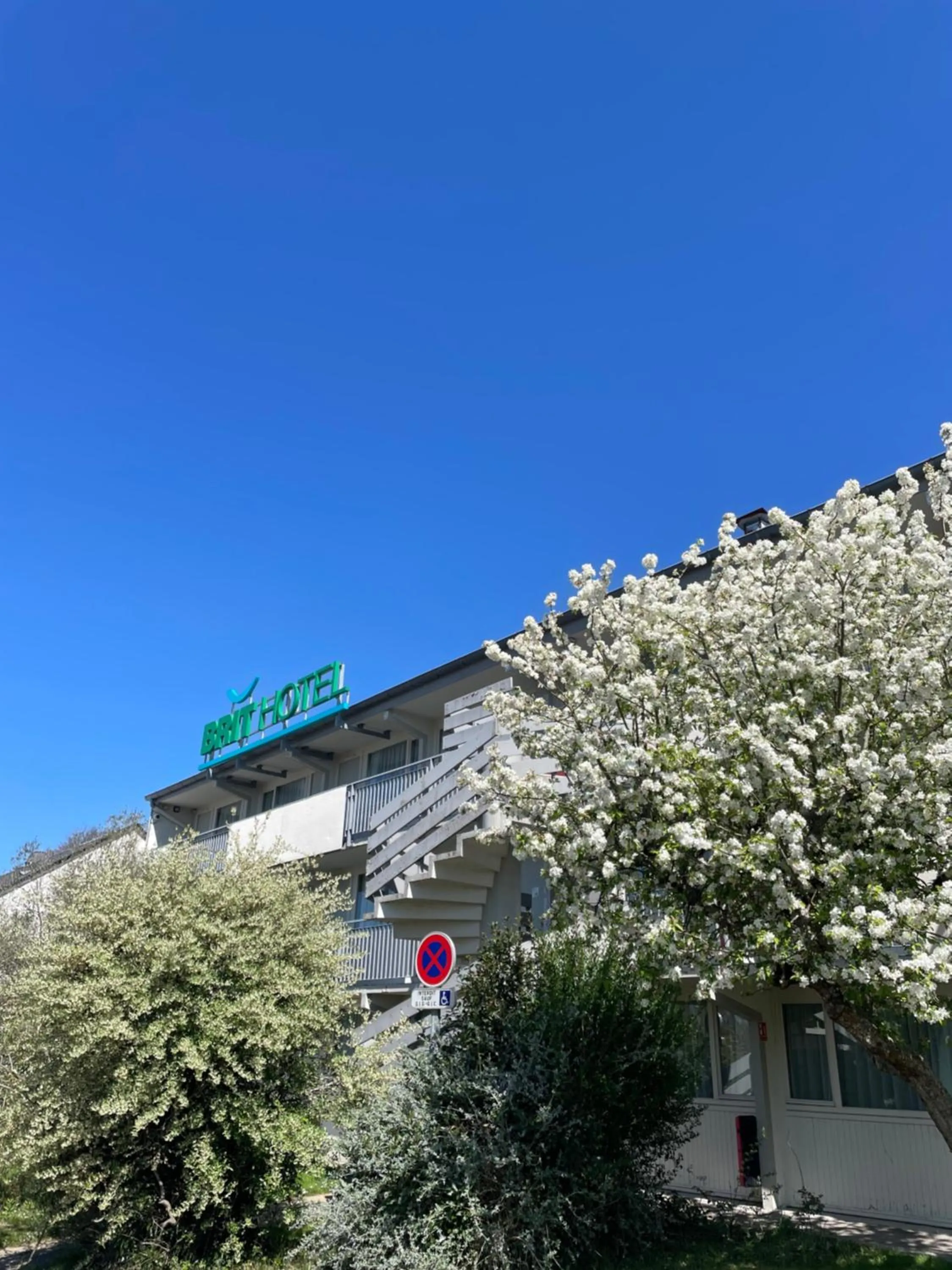 Property building in Brit Hotel Quimper Sud