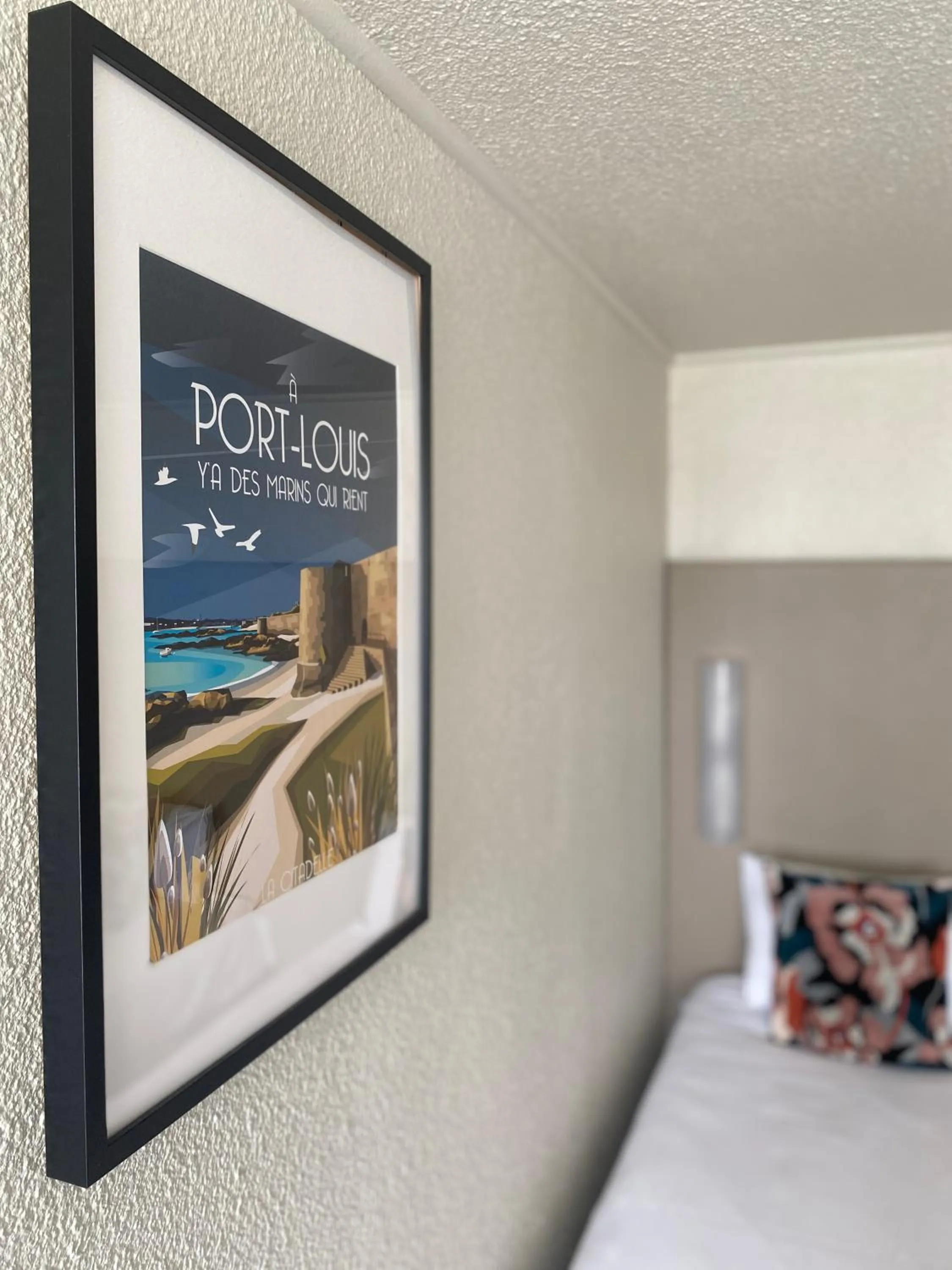 Bed in Brit Hotel Quimper Sud