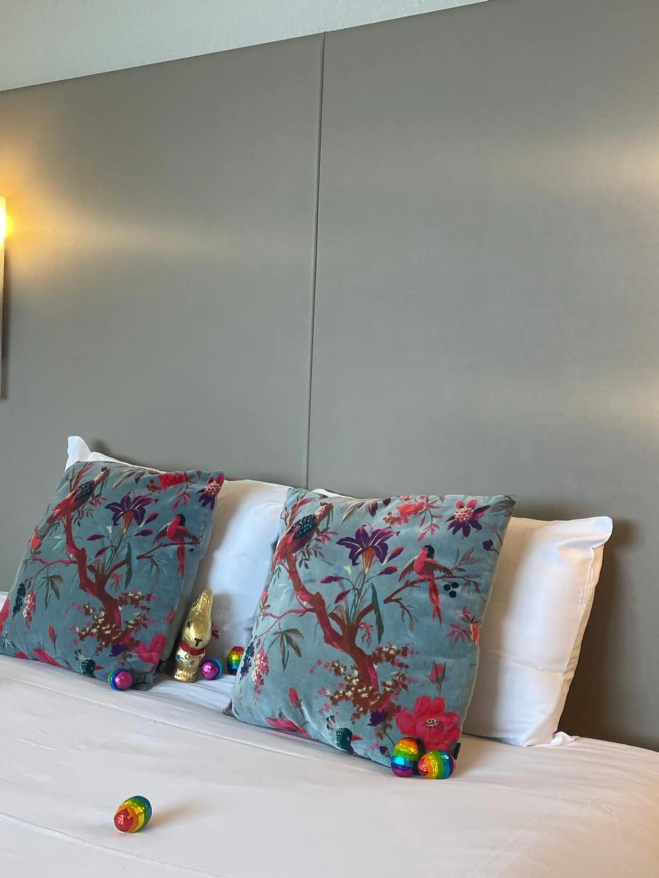 Bed in Brit Hotel Quimper Sud