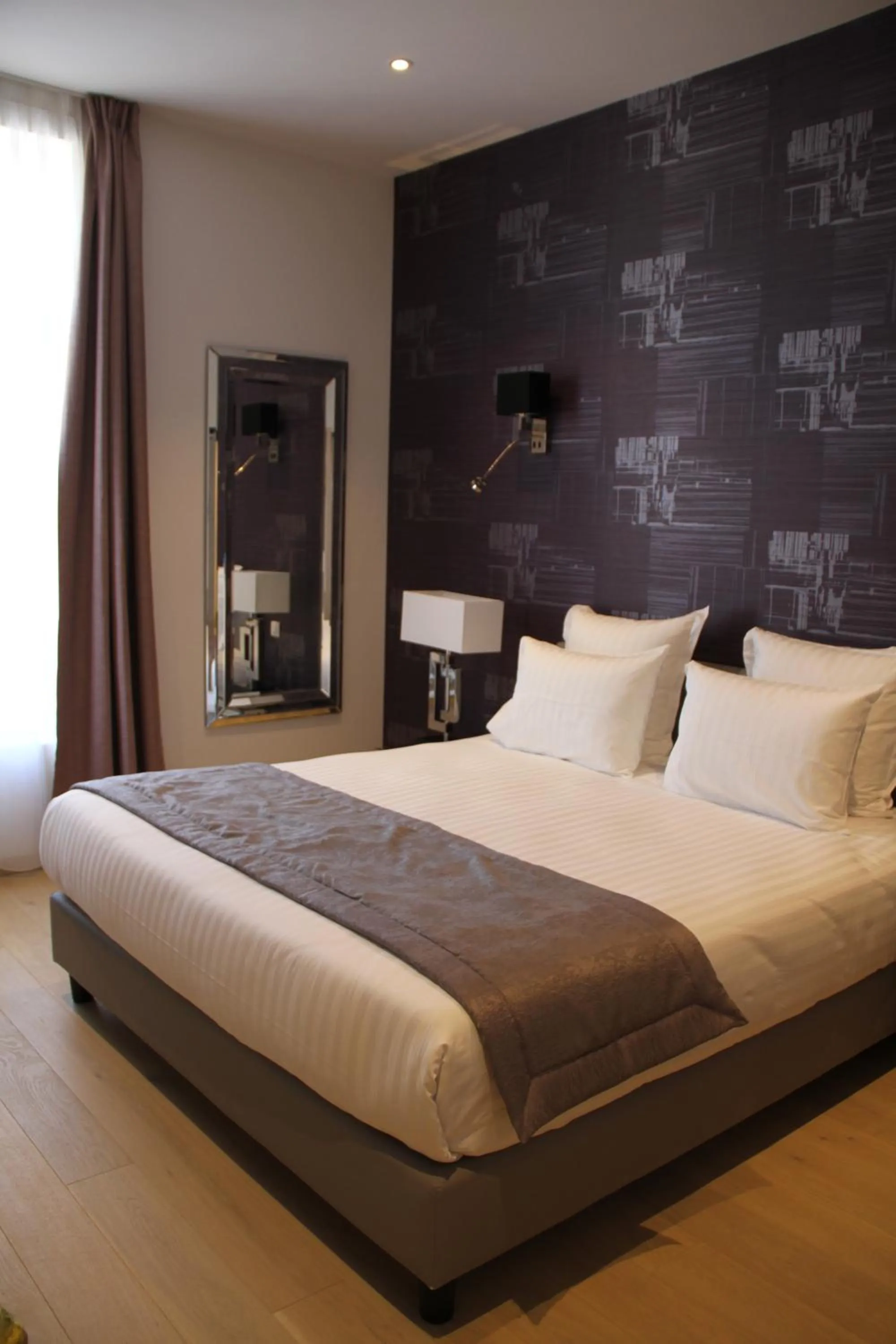 Photo of the whole room in Le Dome