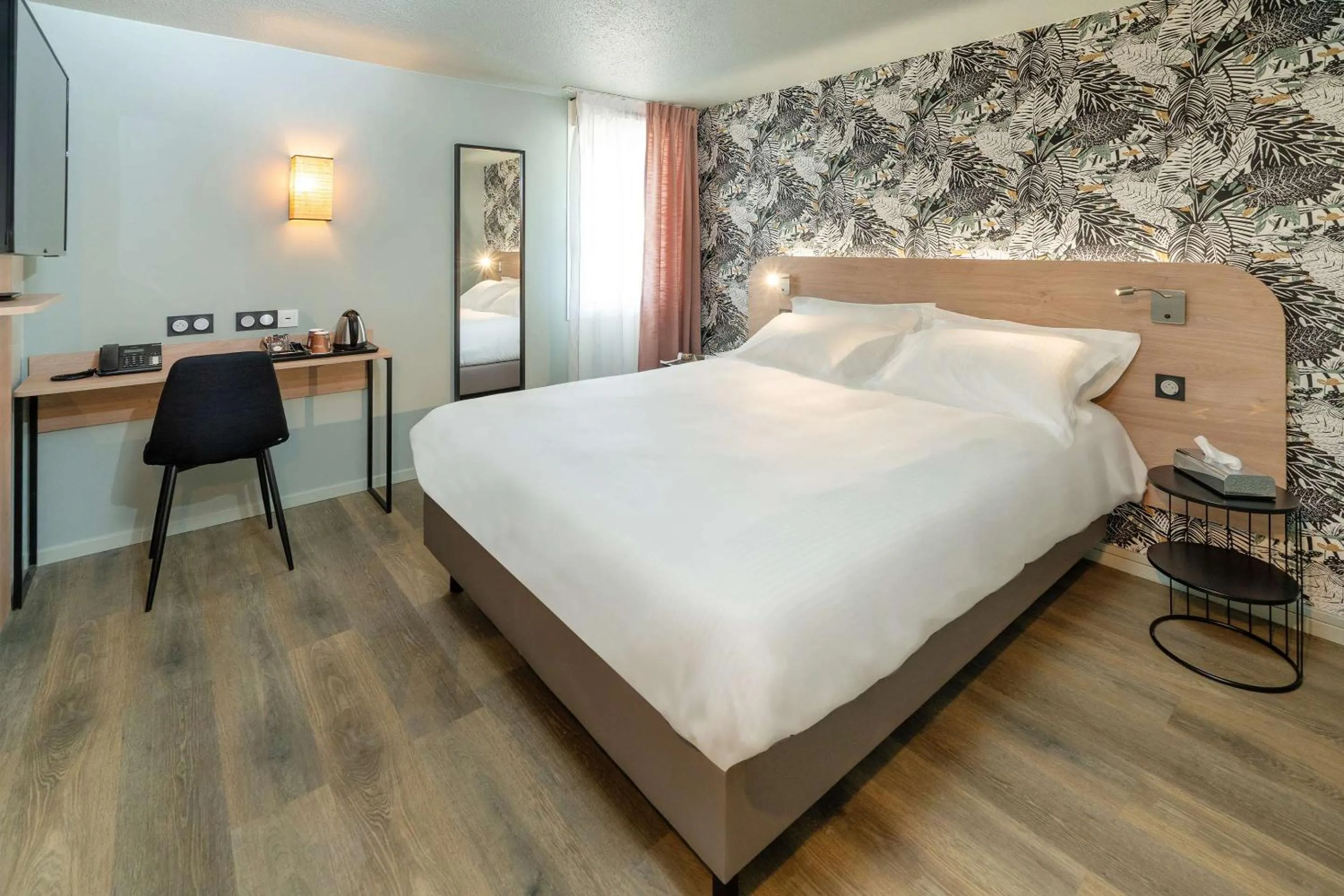 Bed in Sure Hotel by Best Western Rochefort-sur-Mer