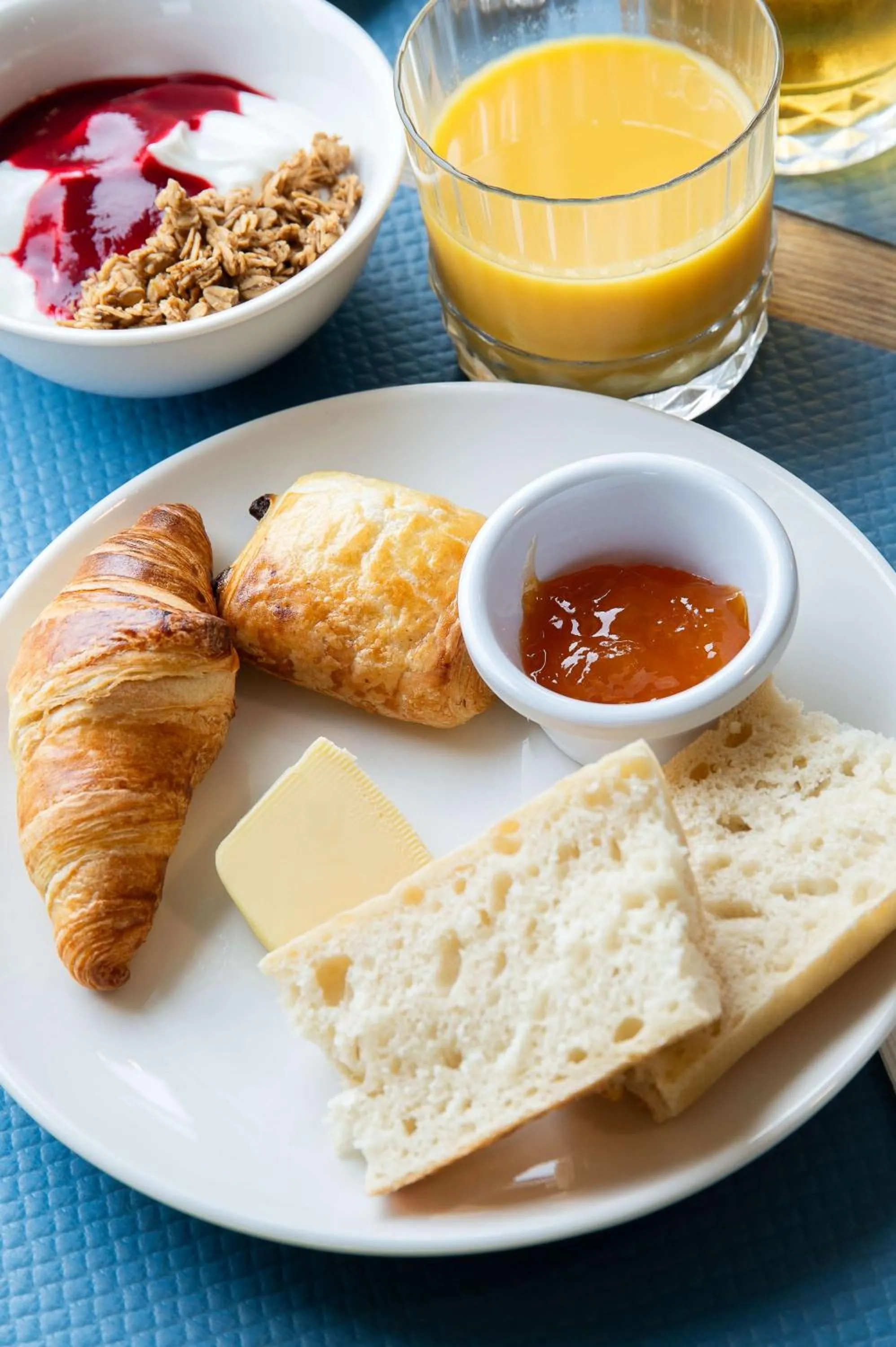 Breakfast in Sure Hotel by Best Western Rochefort-sur-Mer