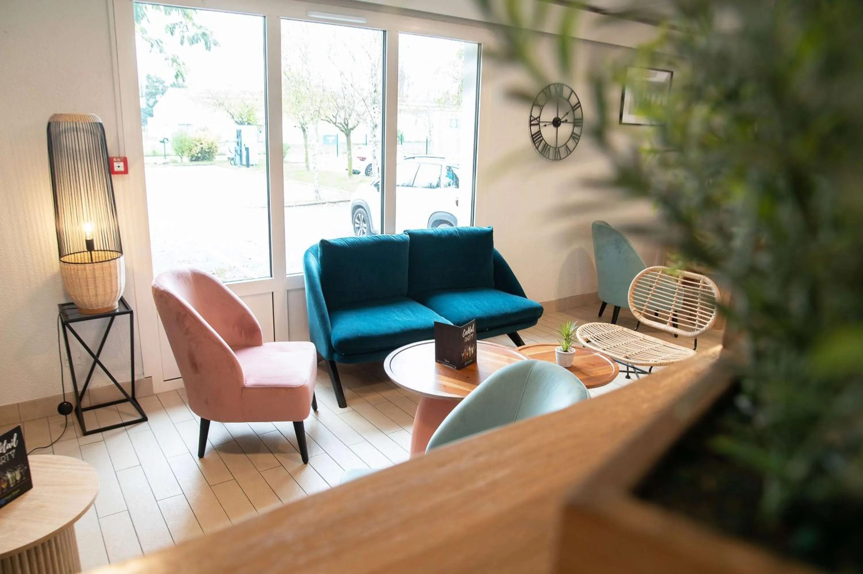 Lobby or reception in Sure Hotel by Best Western Rochefort-sur-Mer