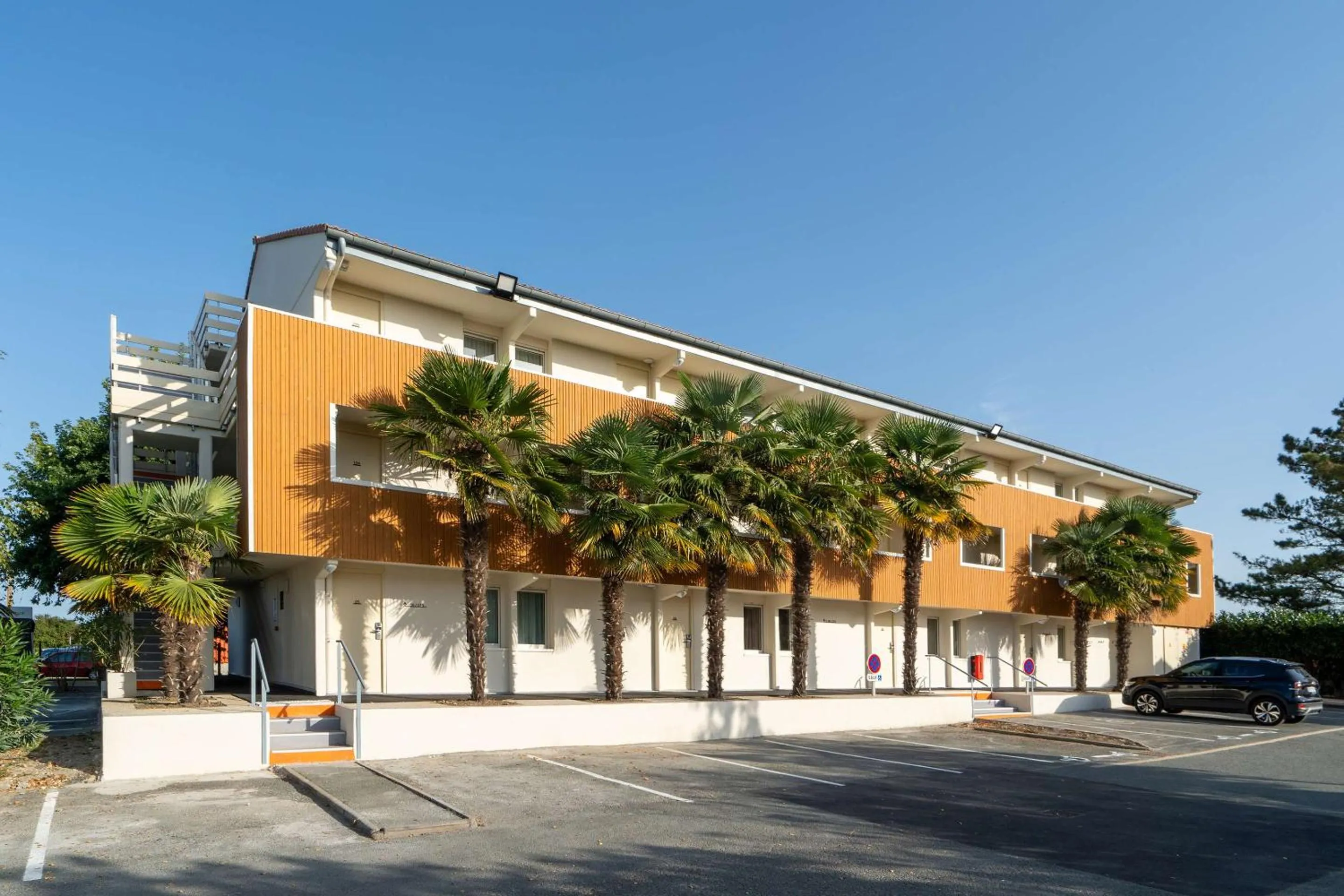 Property building in Sure Hotel by Best Western Rochefort-sur-Mer