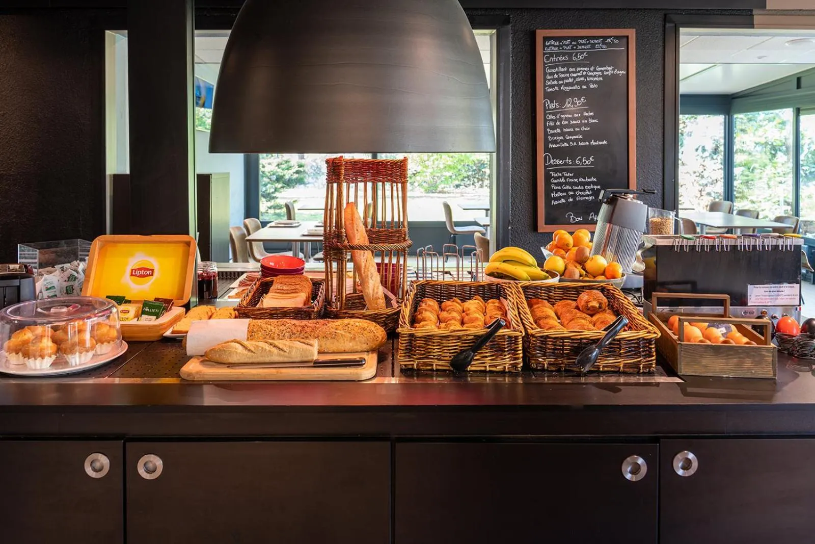 Buffet breakfast in Campanile Rouen Sud - Zénith - Parc Expo