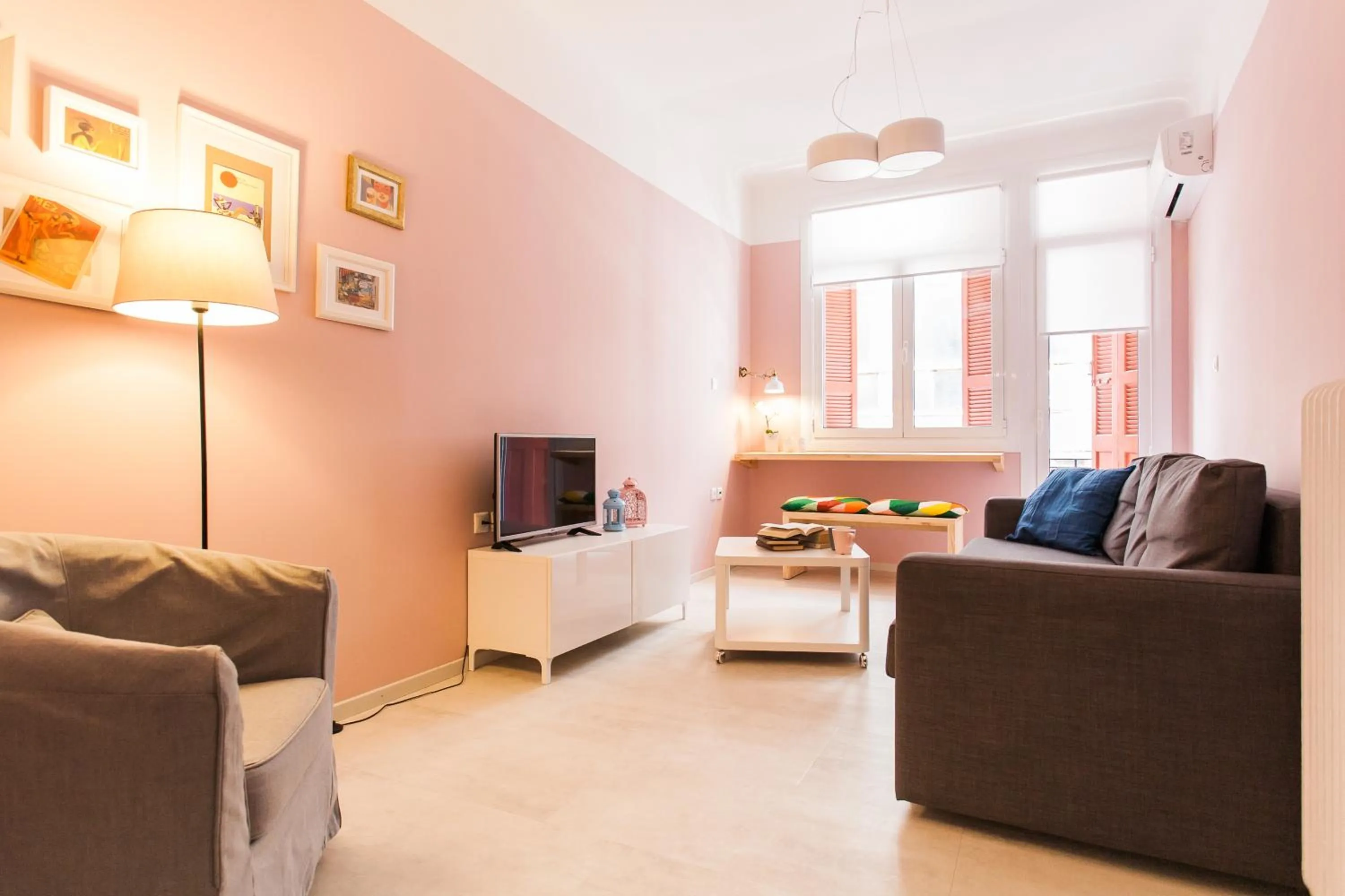 TV and multimedia in Karitsi Place