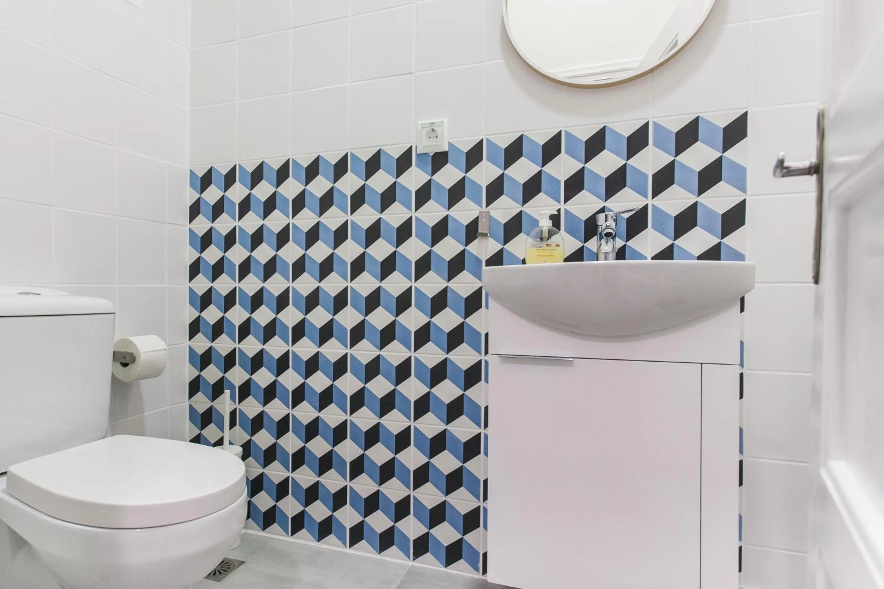 Toilet in Karitsi Place