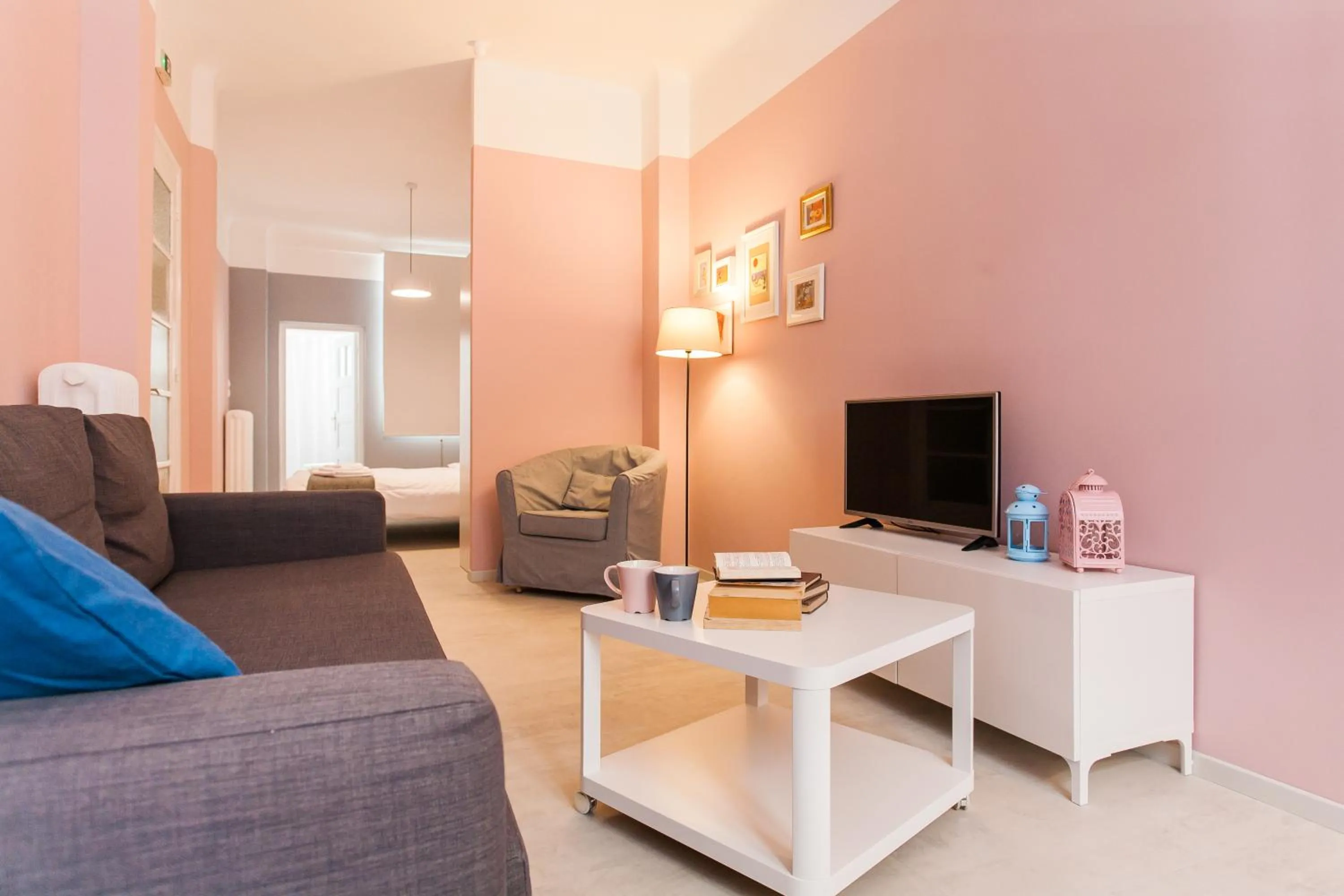 TV and multimedia in Karitsi Place