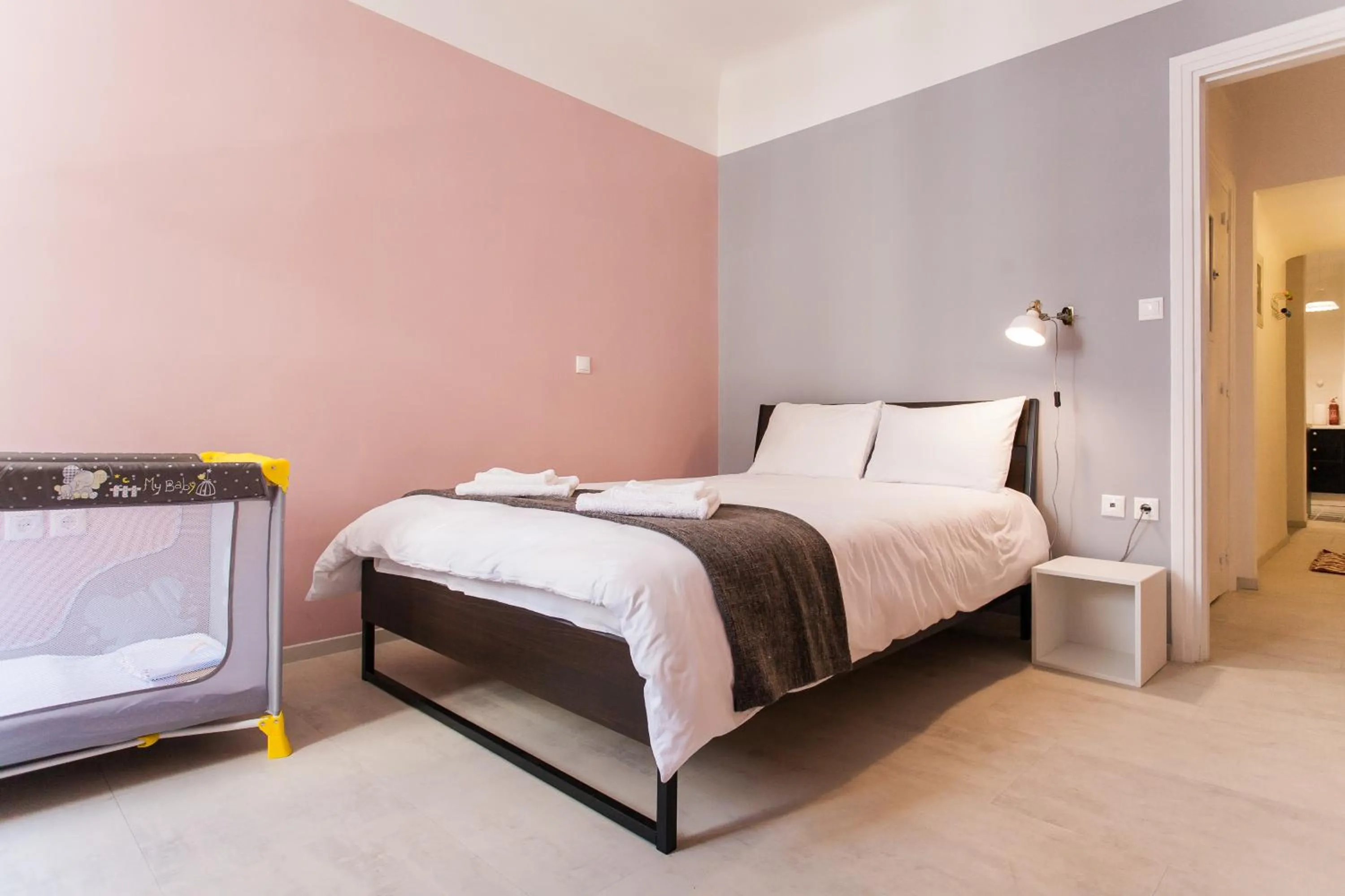 Bedroom, Bed in Karitsi Place