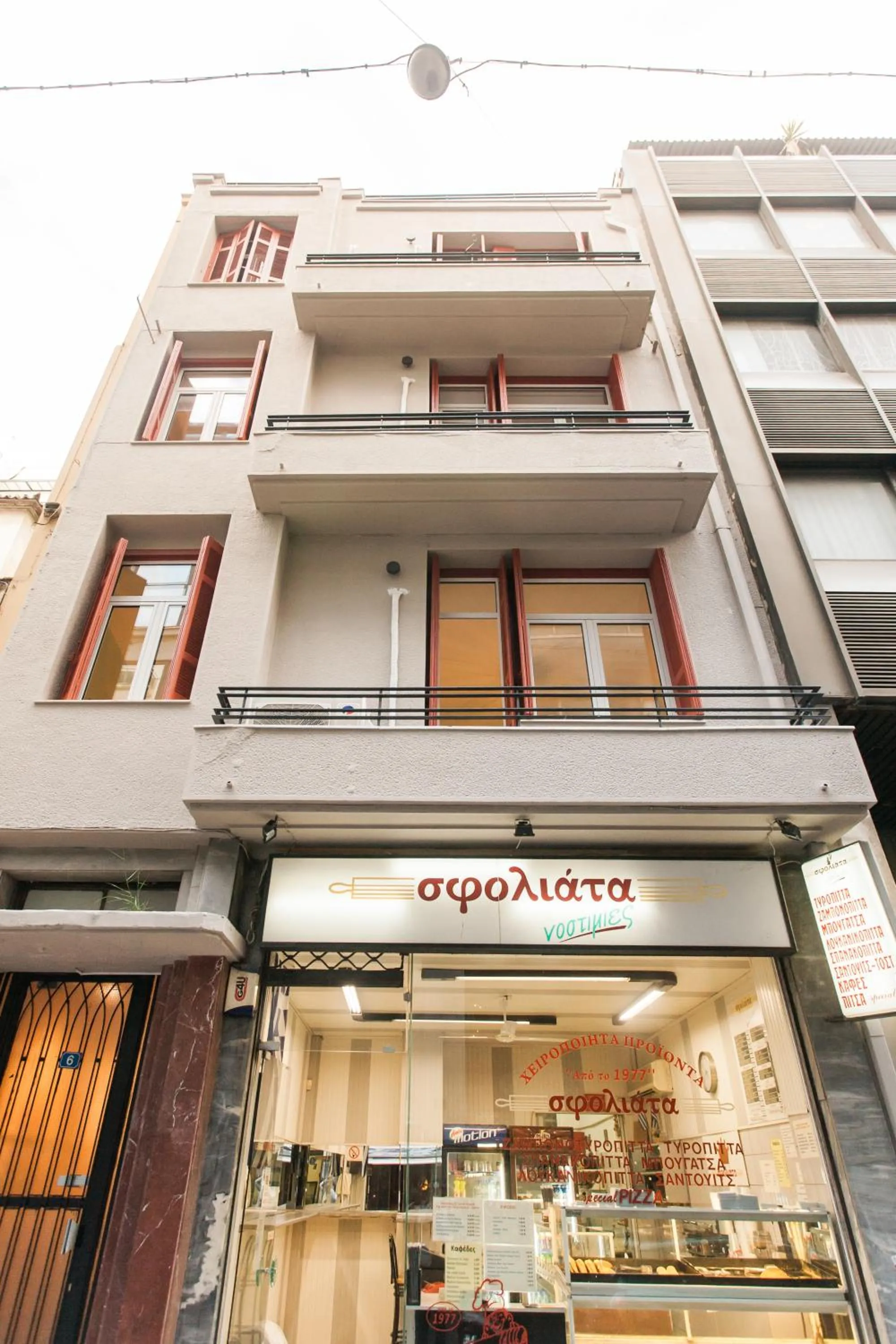Property building in Karitsi Place