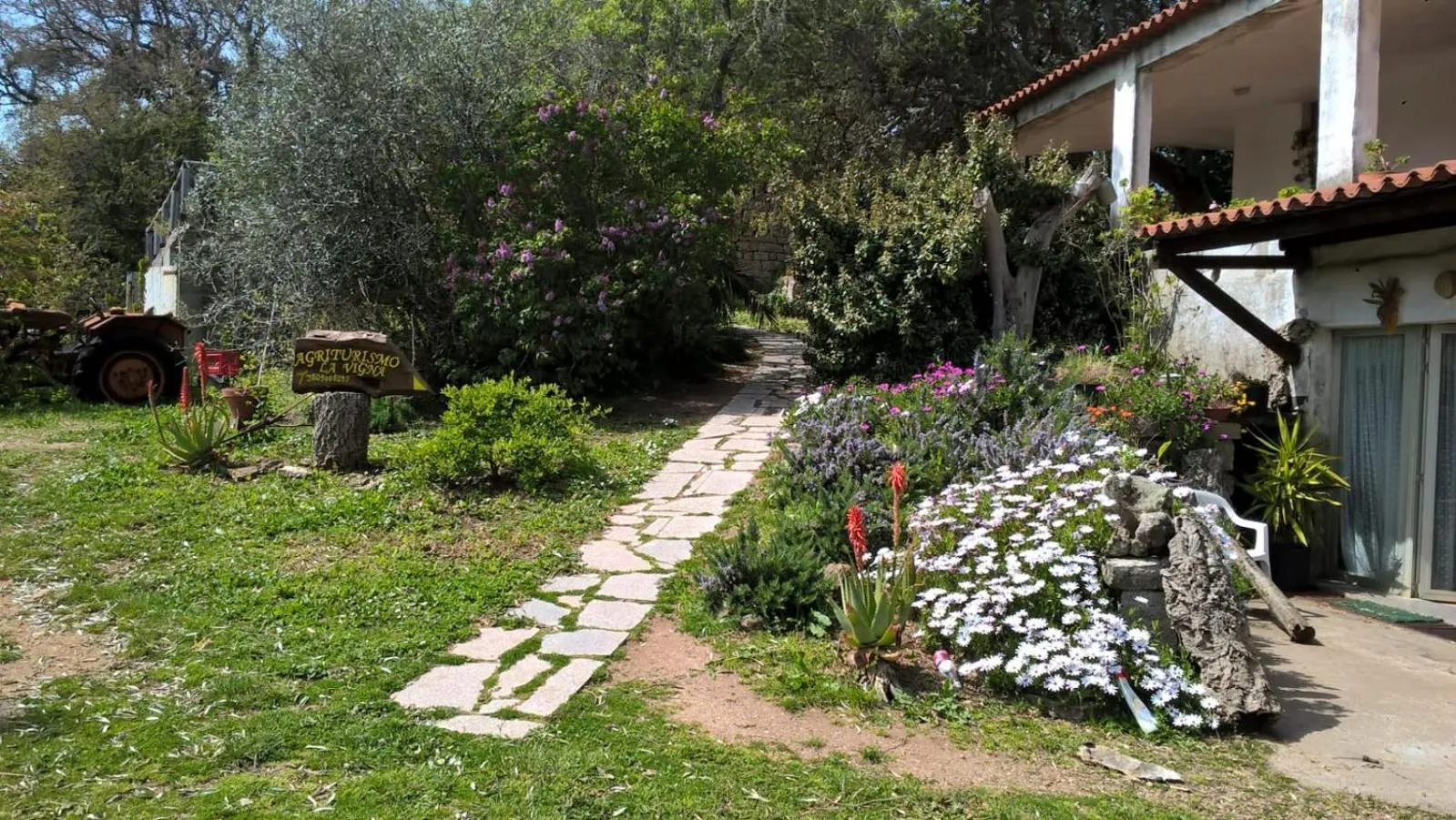 Facade/entrance in Agriturismo La Vigna