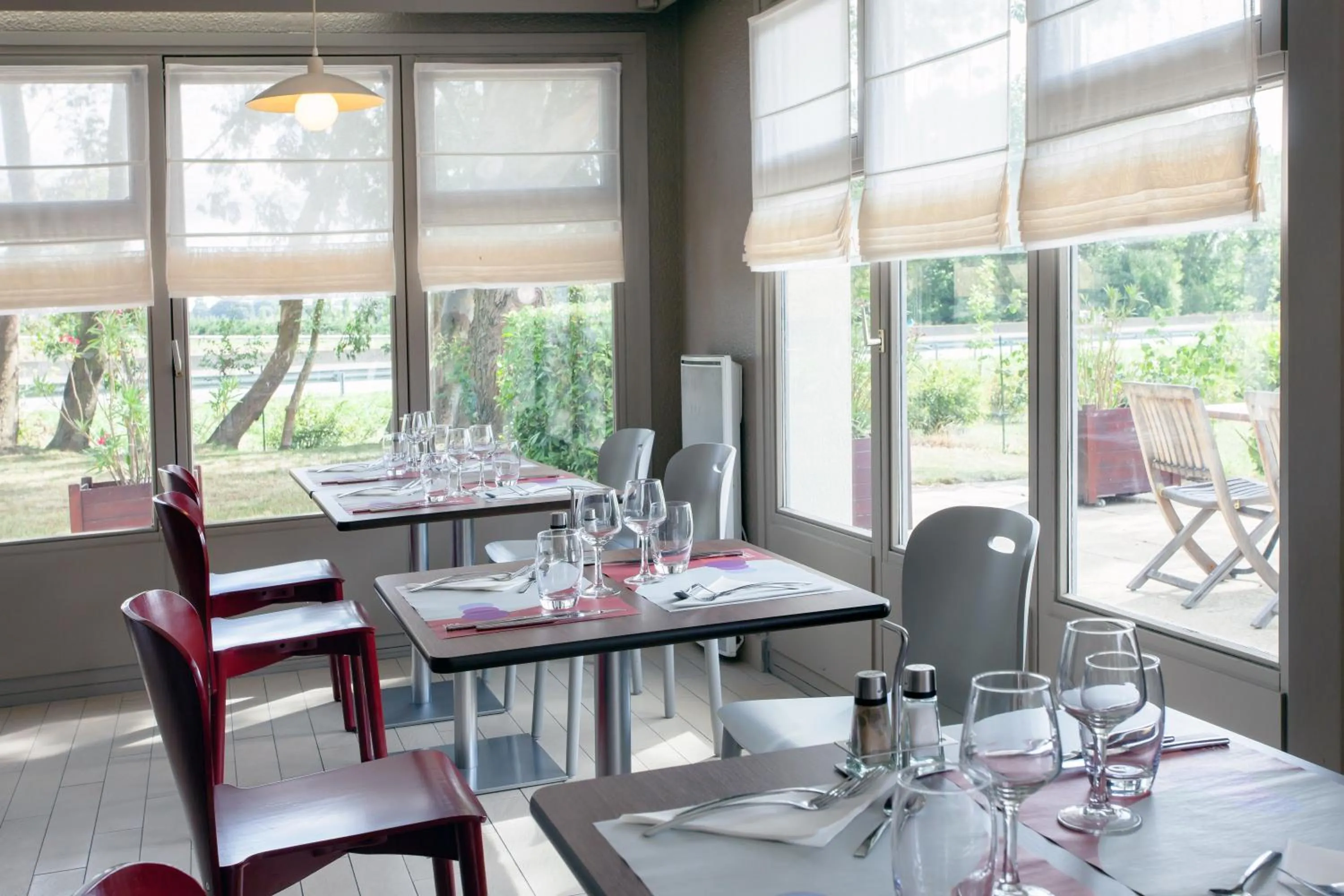 Restaurant/places to eat in Campanile Saint-Malo ~ Saint-Jouan-Des-Guerets