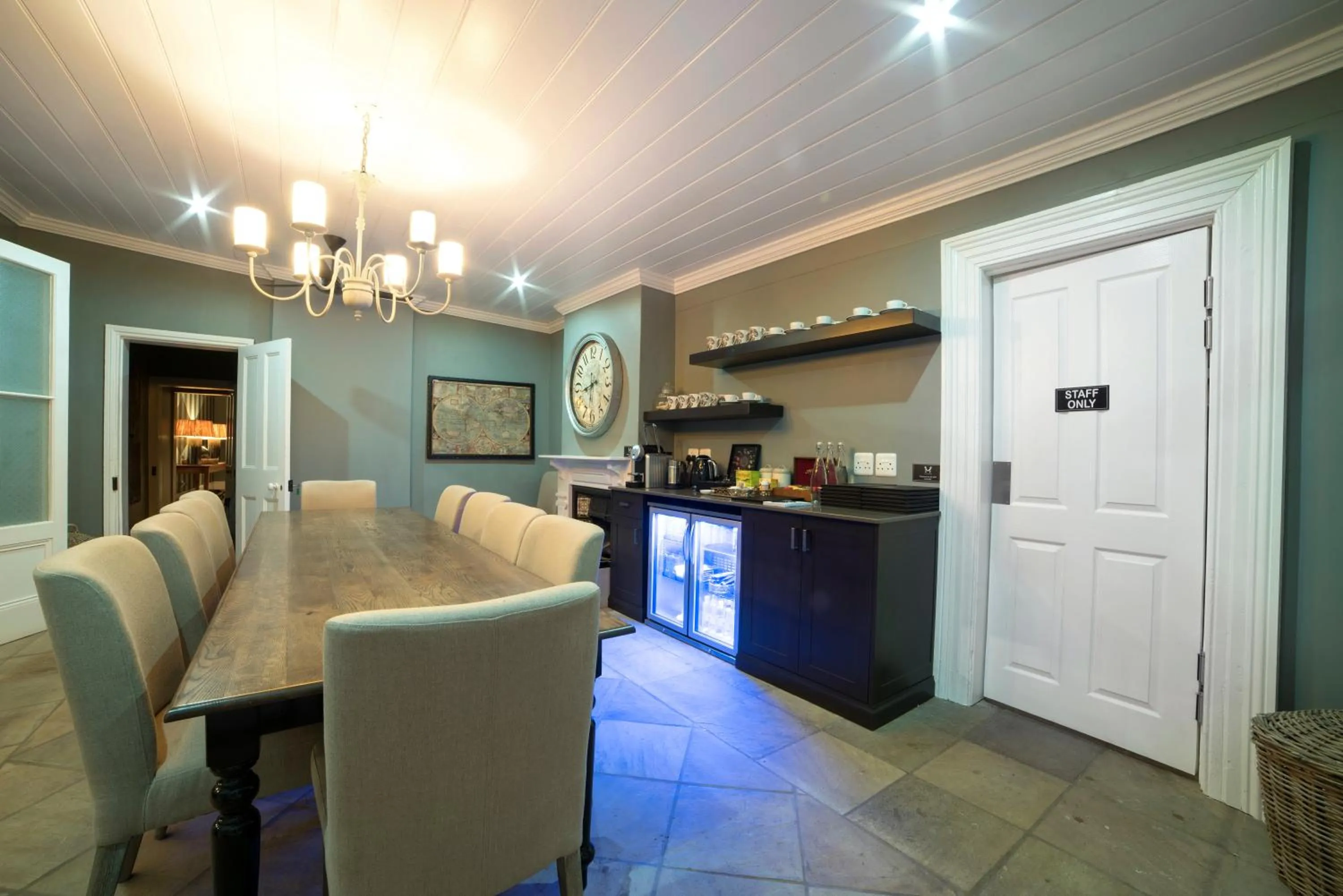 Coffee/tea facilities in The Milner by The Oyster Collection