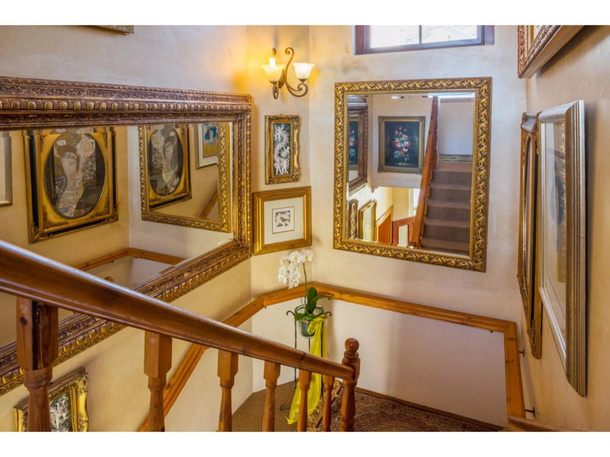 Decorative detail in Stadium Guest House