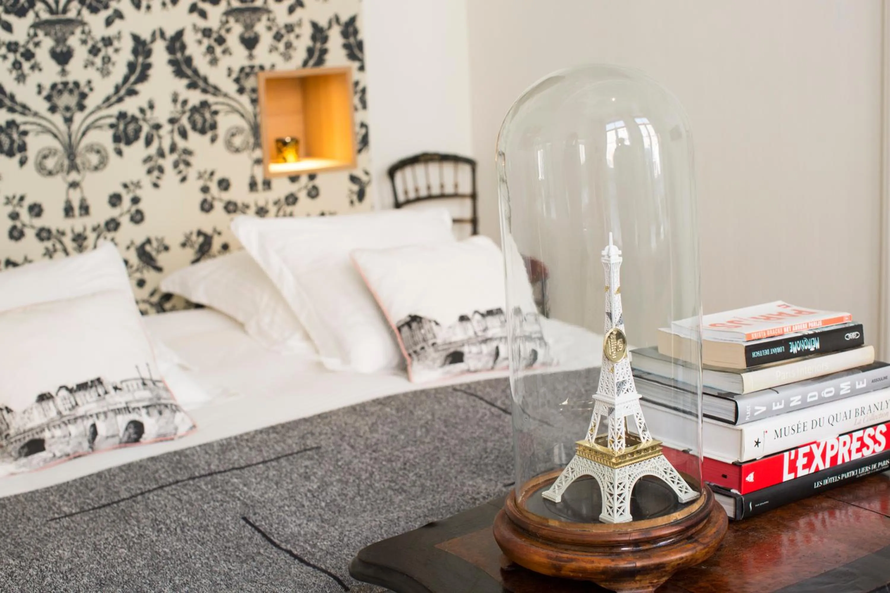 Decorative detail, Bed in Maison Amodio Boutique B&B adults only