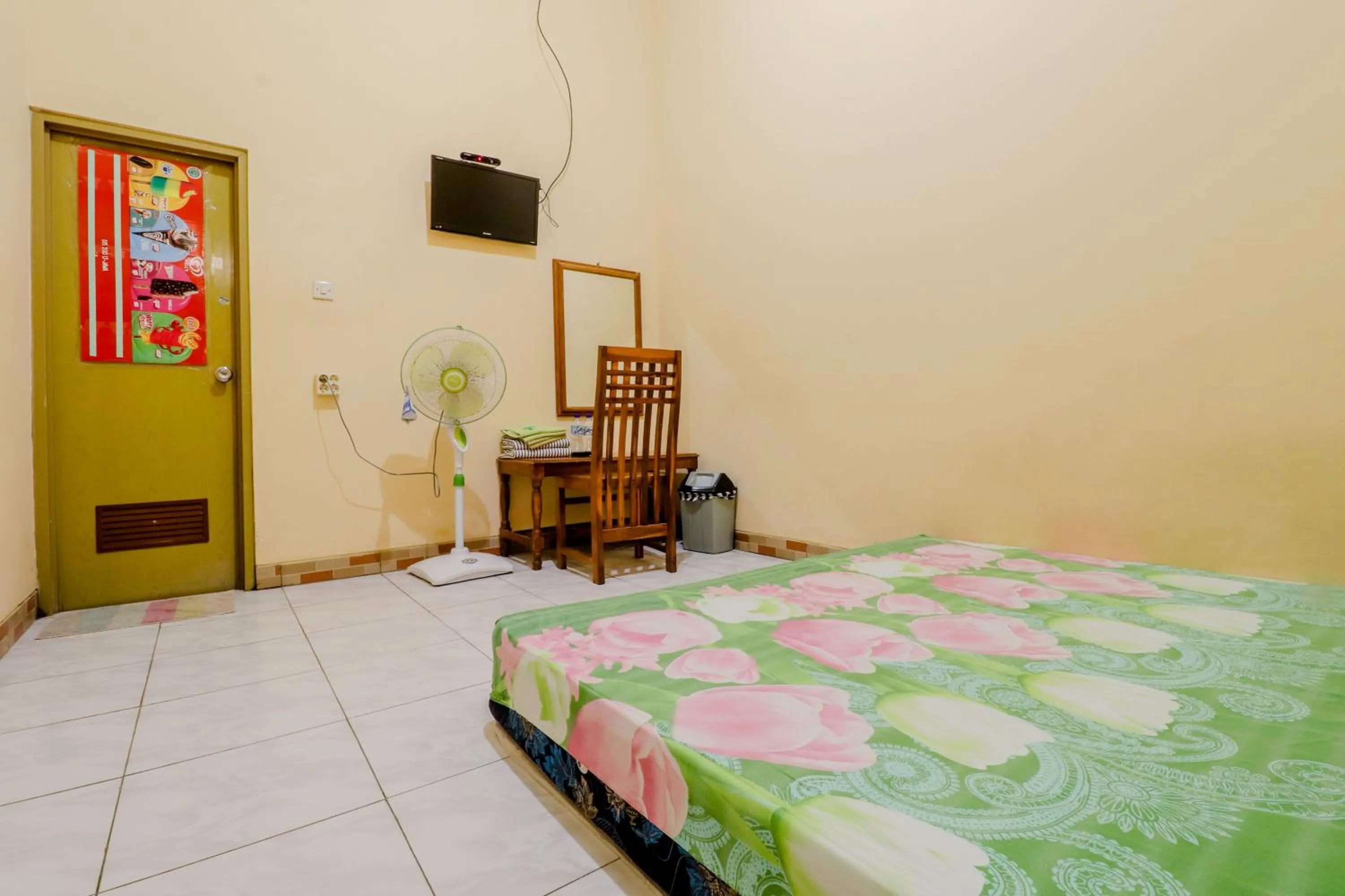 Photo of the whole room, Bed in Penginapan Barokah