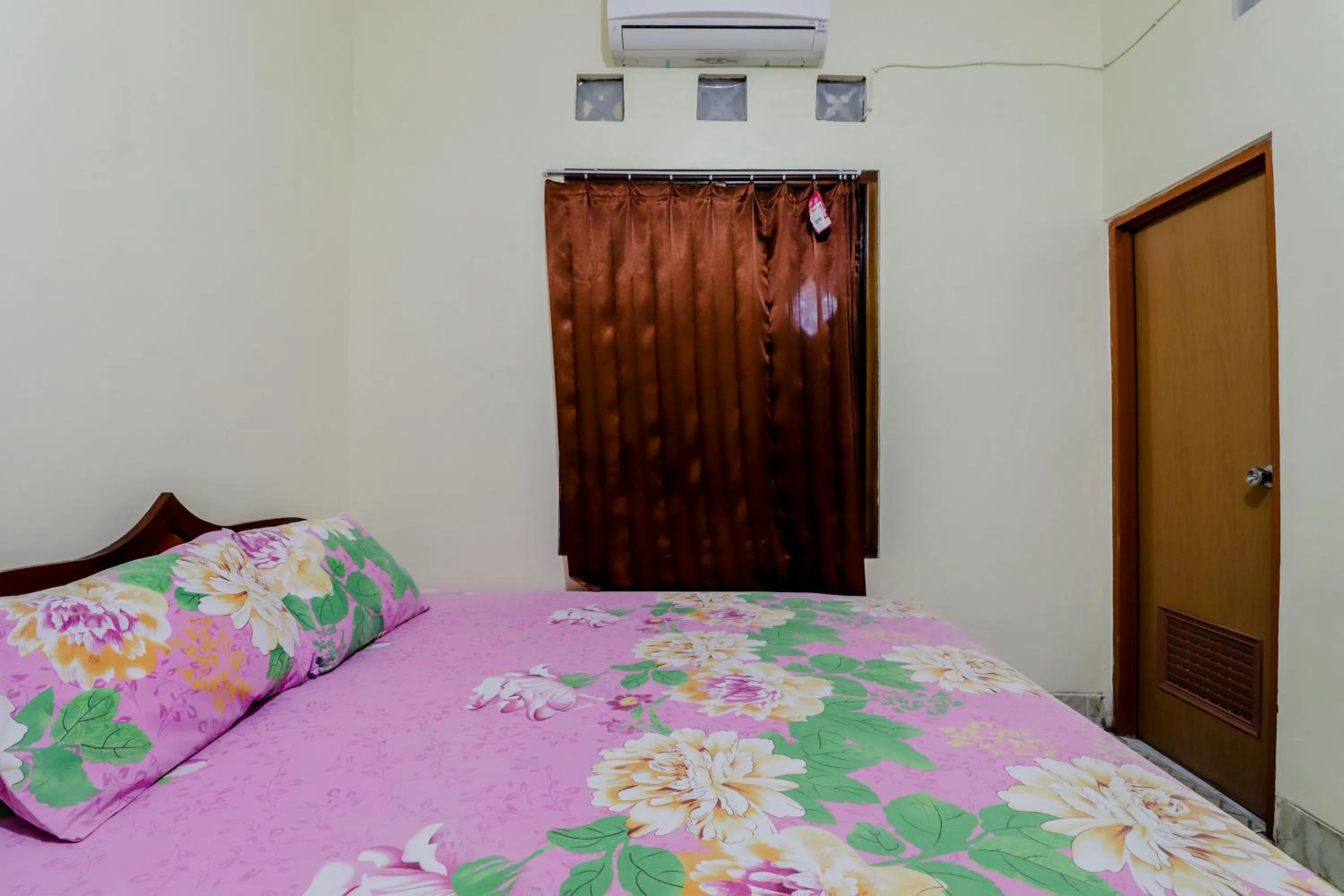 Bedroom, Bed in Penginapan Barokah