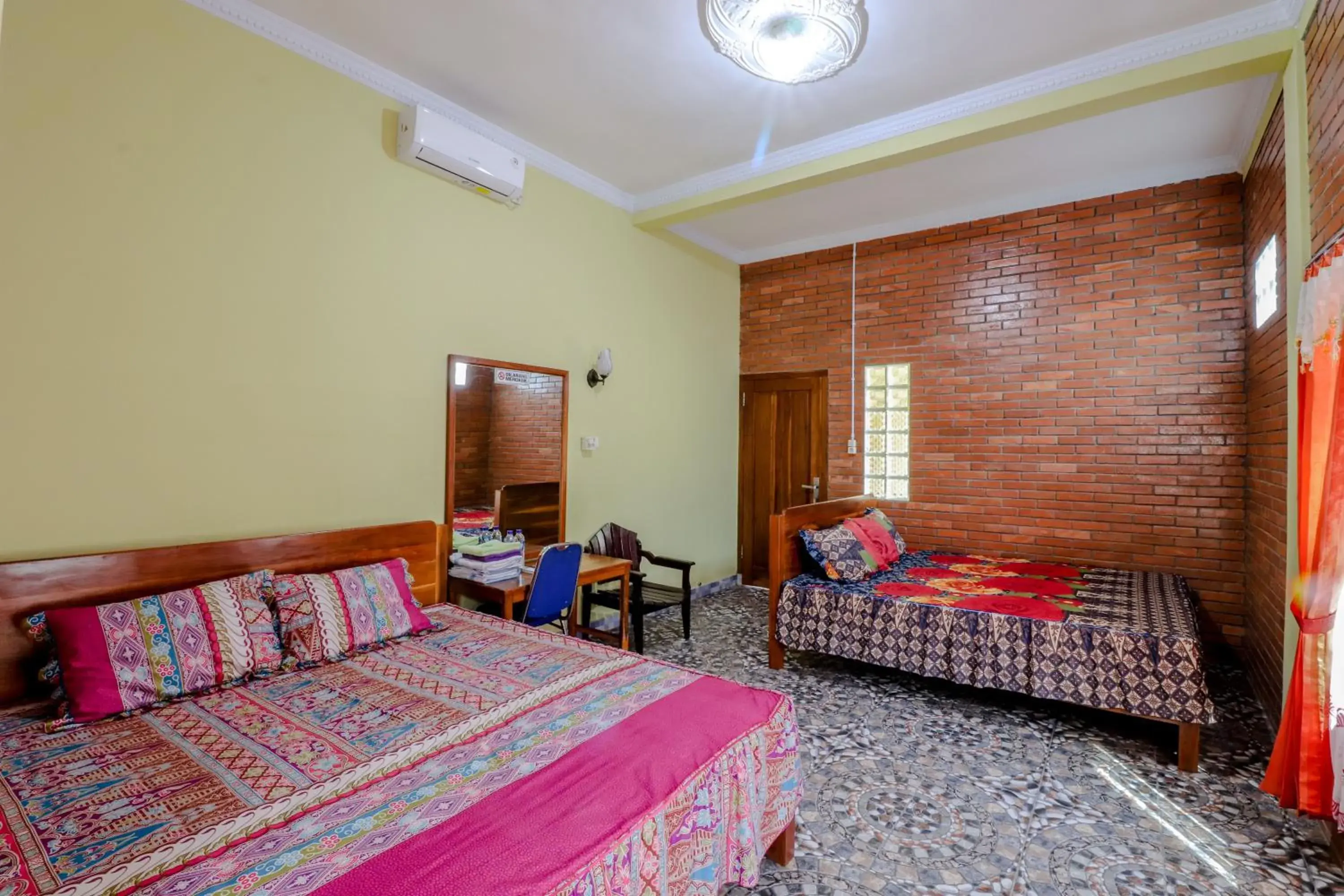 Deluxe Family Room in Penginapan Barokah Deluxe Family Room in Penginapan Barokah