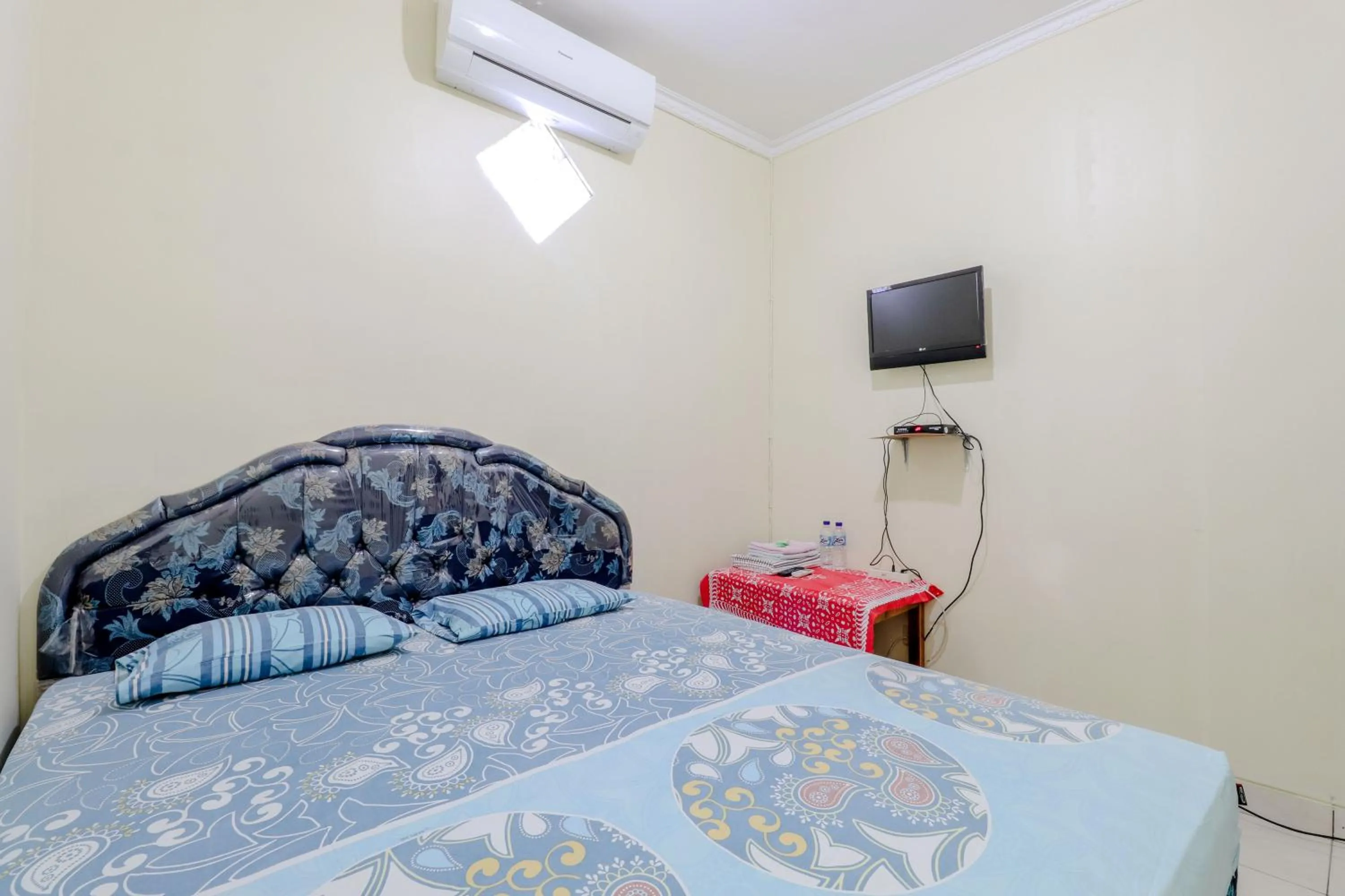 Bedroom, Bed in Penginapan Barokah