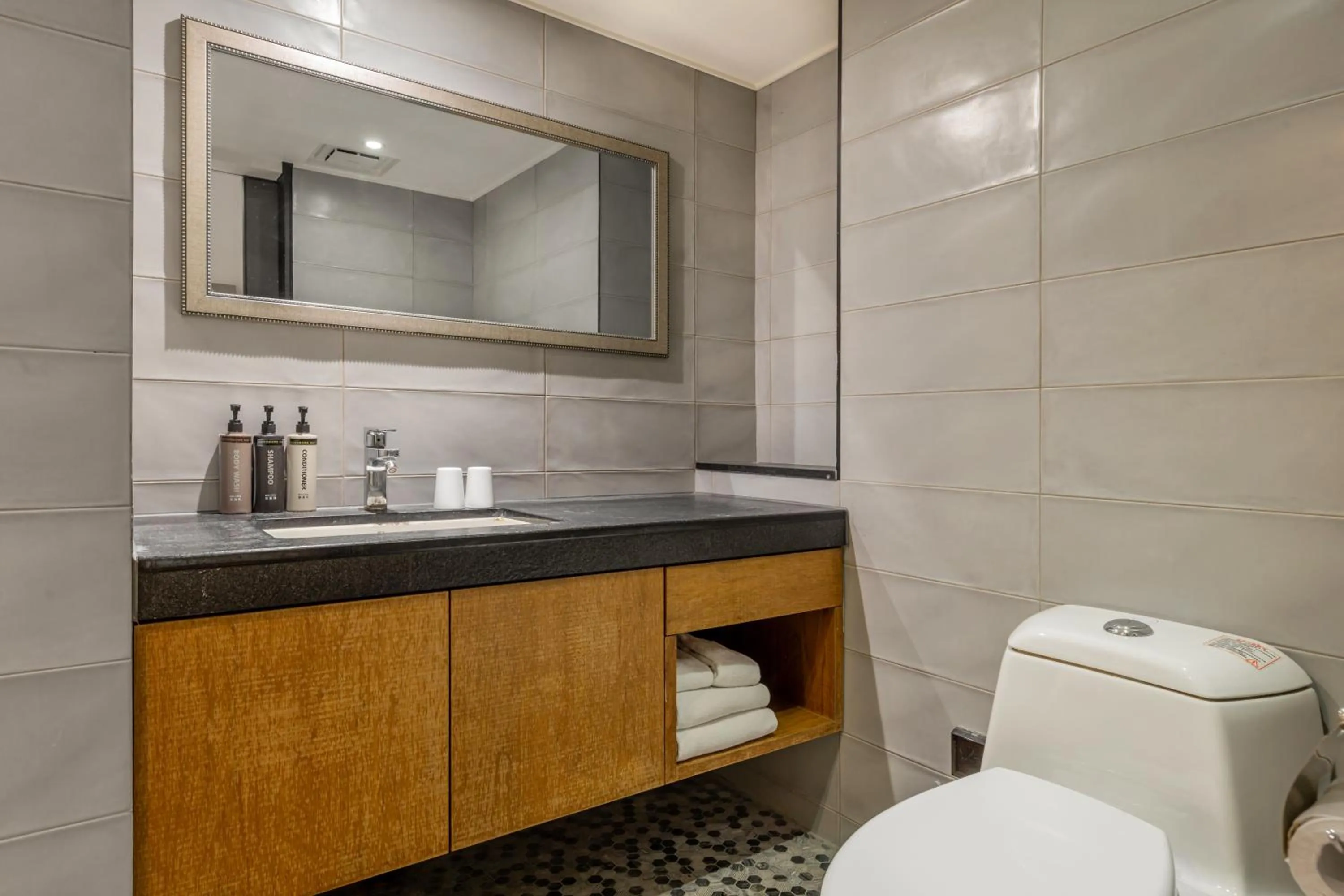 Toilet in CHECK inn Taichung Wenxin Zhongqing