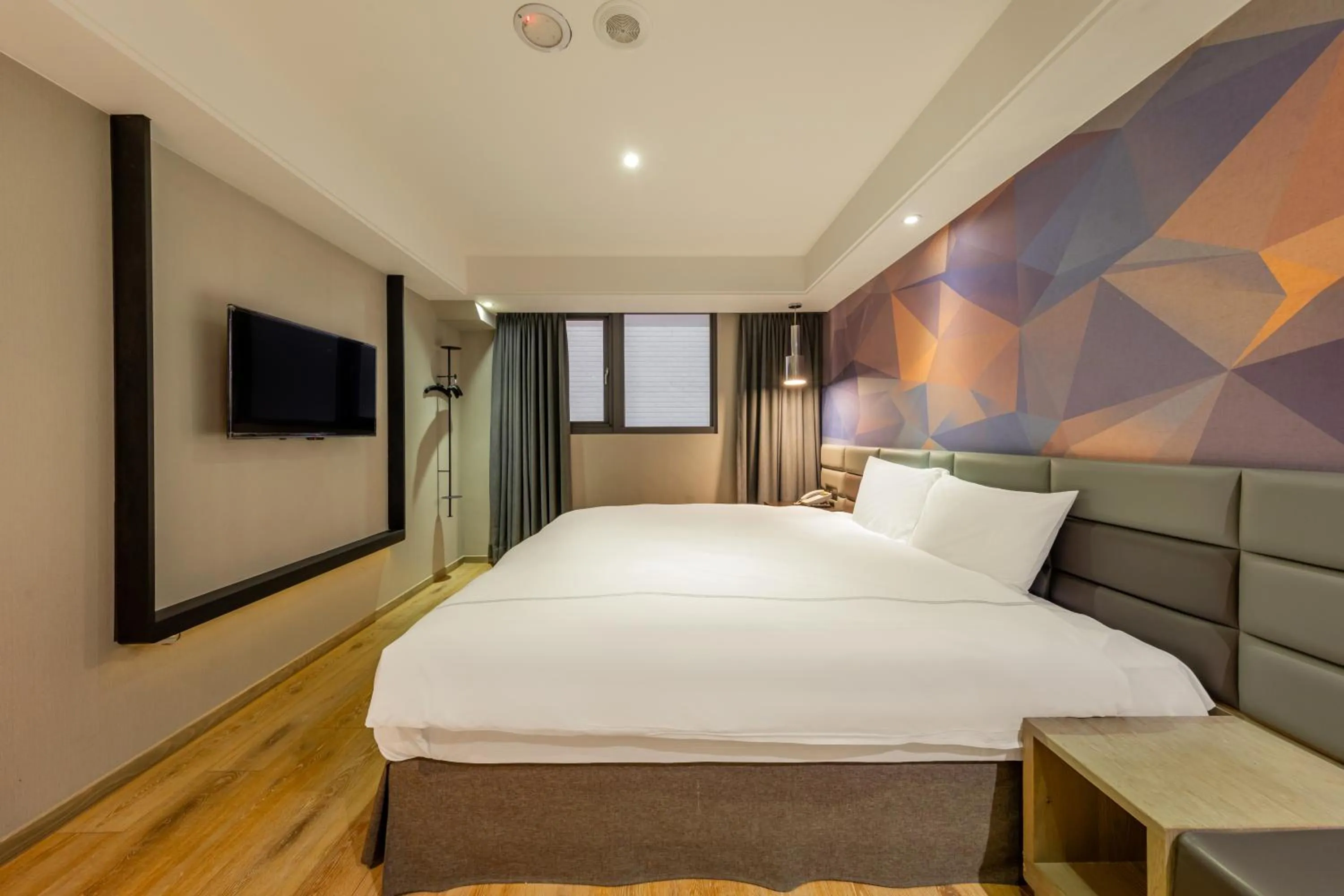 Bed in CHECK inn Taichung Wenxin Zhongqing