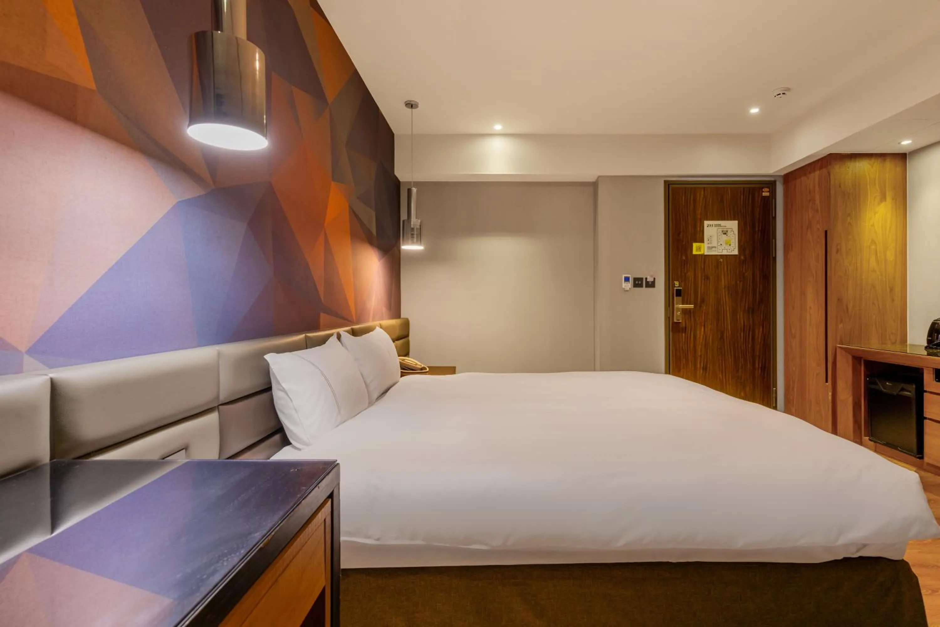 Bed in CHECK inn Taichung Wenxin Zhongqing