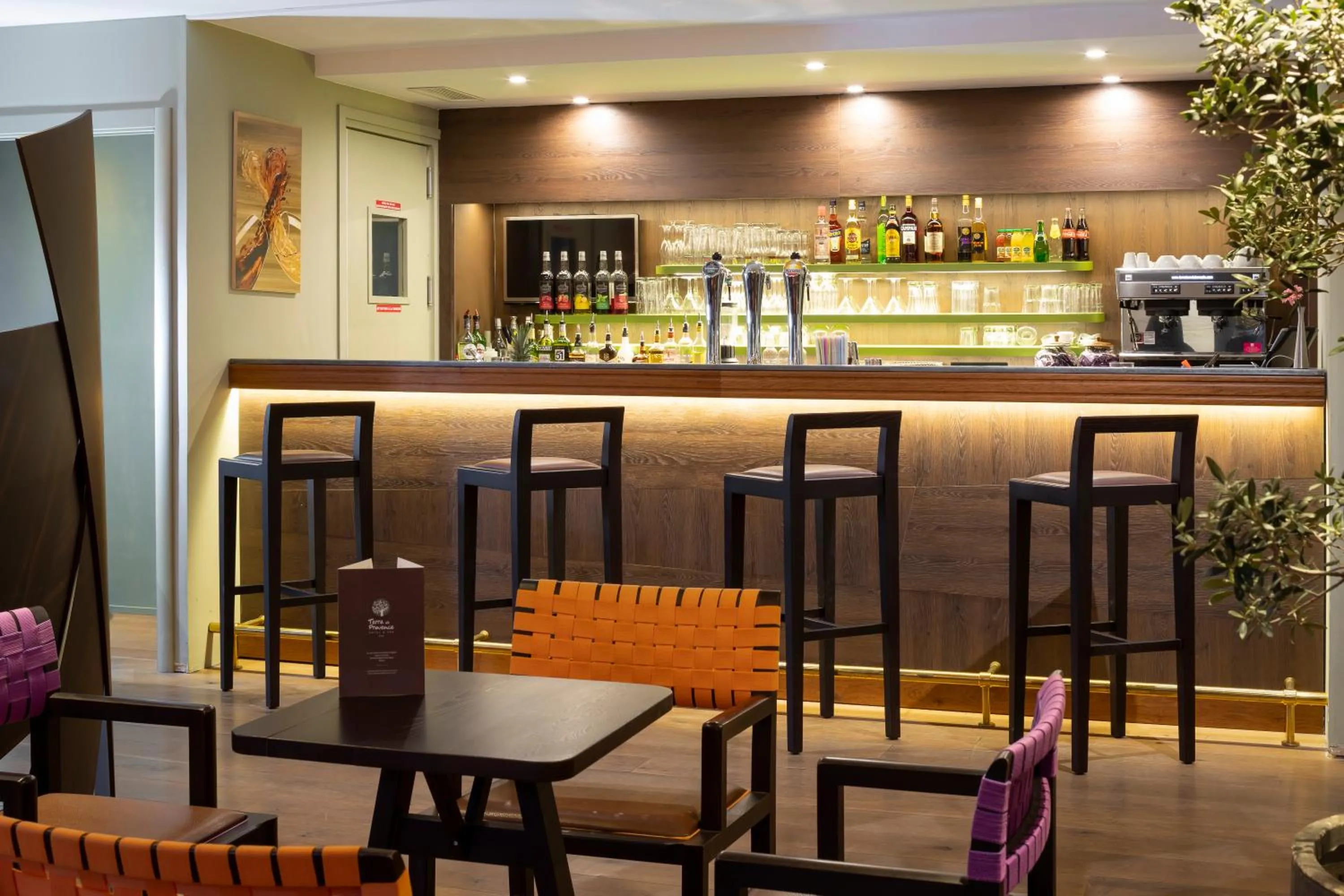 Communal lounge/ TV room in Terre de Provence Hôtel & Spa