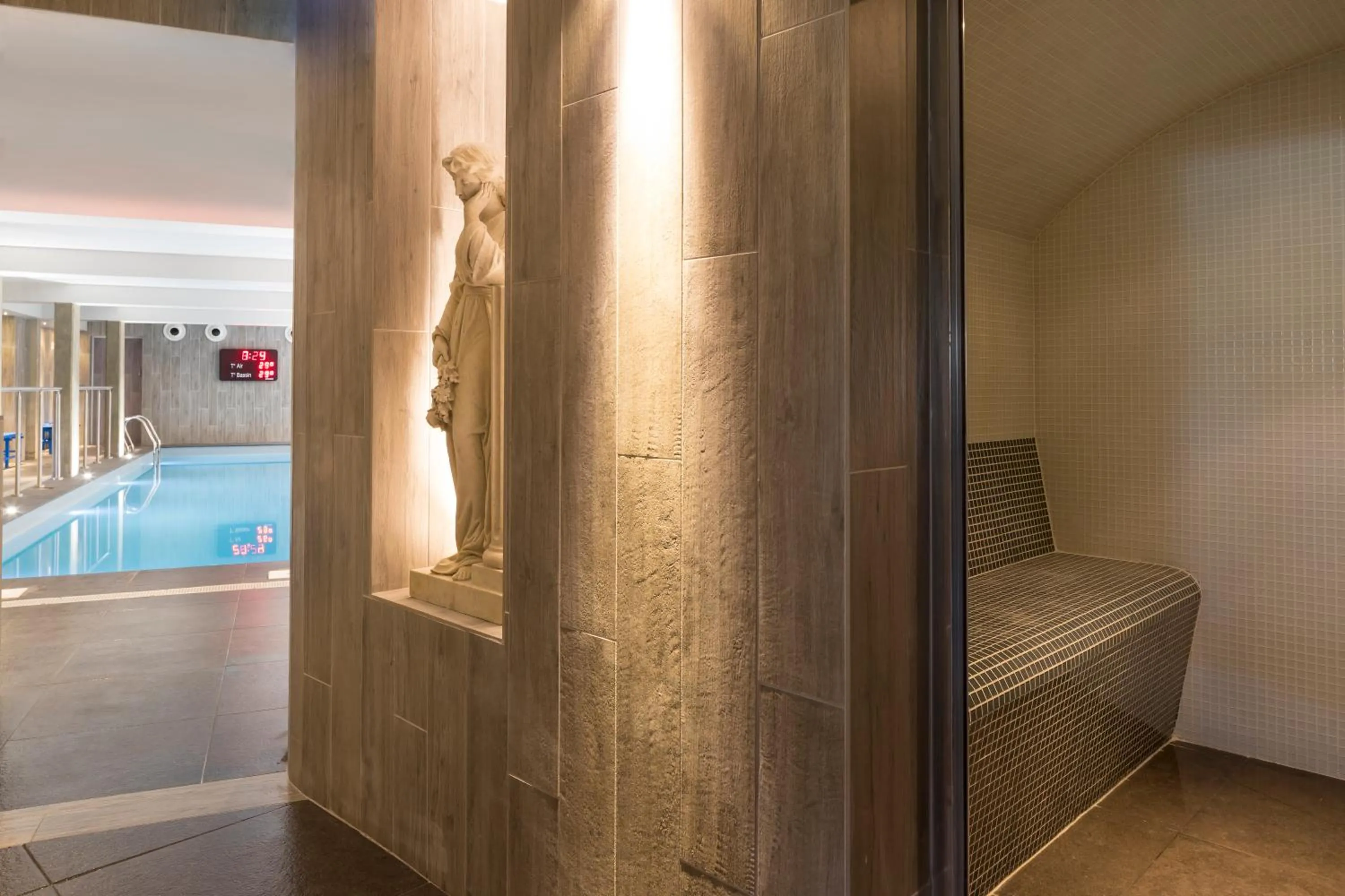 Steam room in Terre de Provence Hôtel & Spa