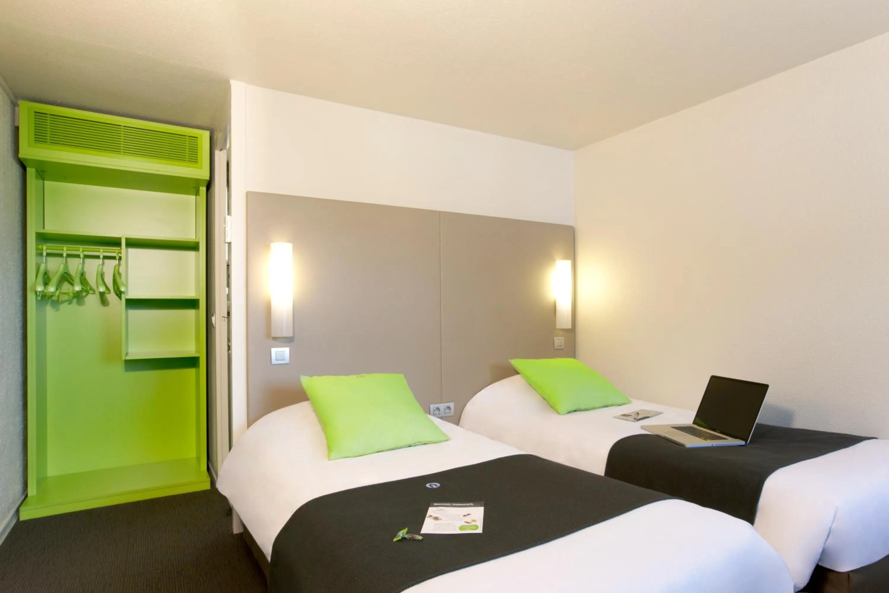 Photo of the whole room, Bed in Campanile Brest - Gouesnou Aeroport