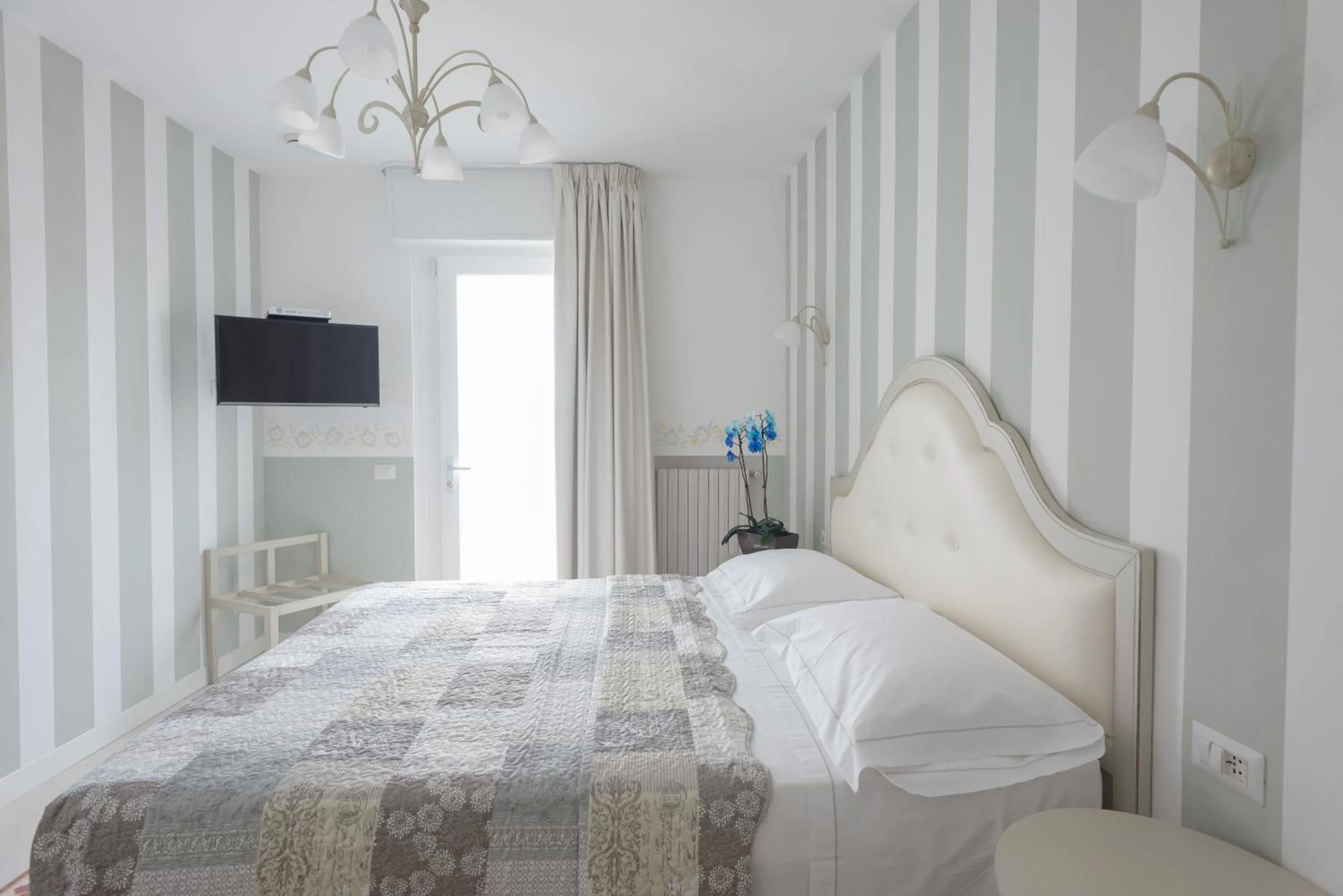 Decorative detail, Bed in Gruppo Luxe Domus Vigevano