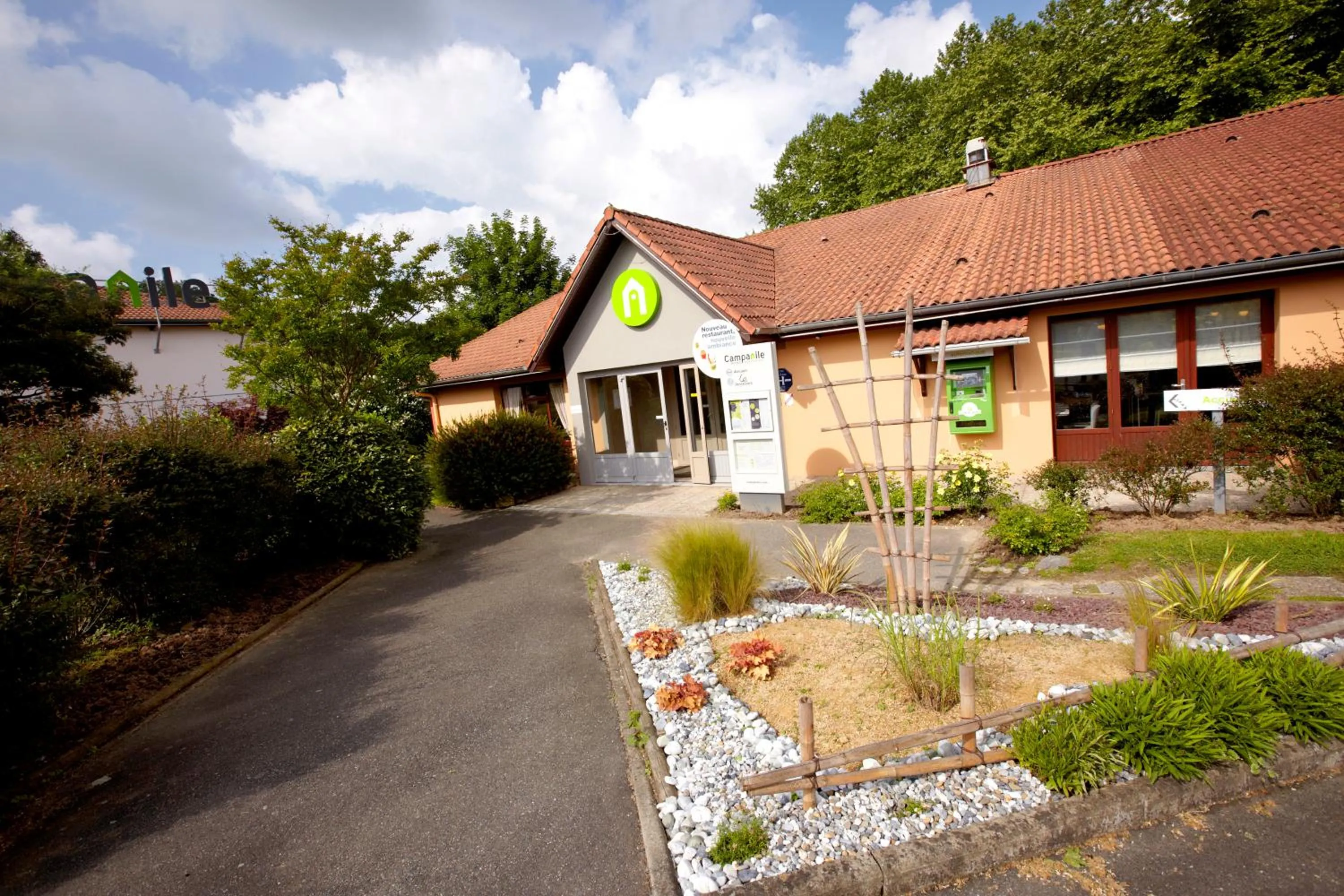 Facade/entrance in Campanile Dax - Saint-Paul-Les-Dax