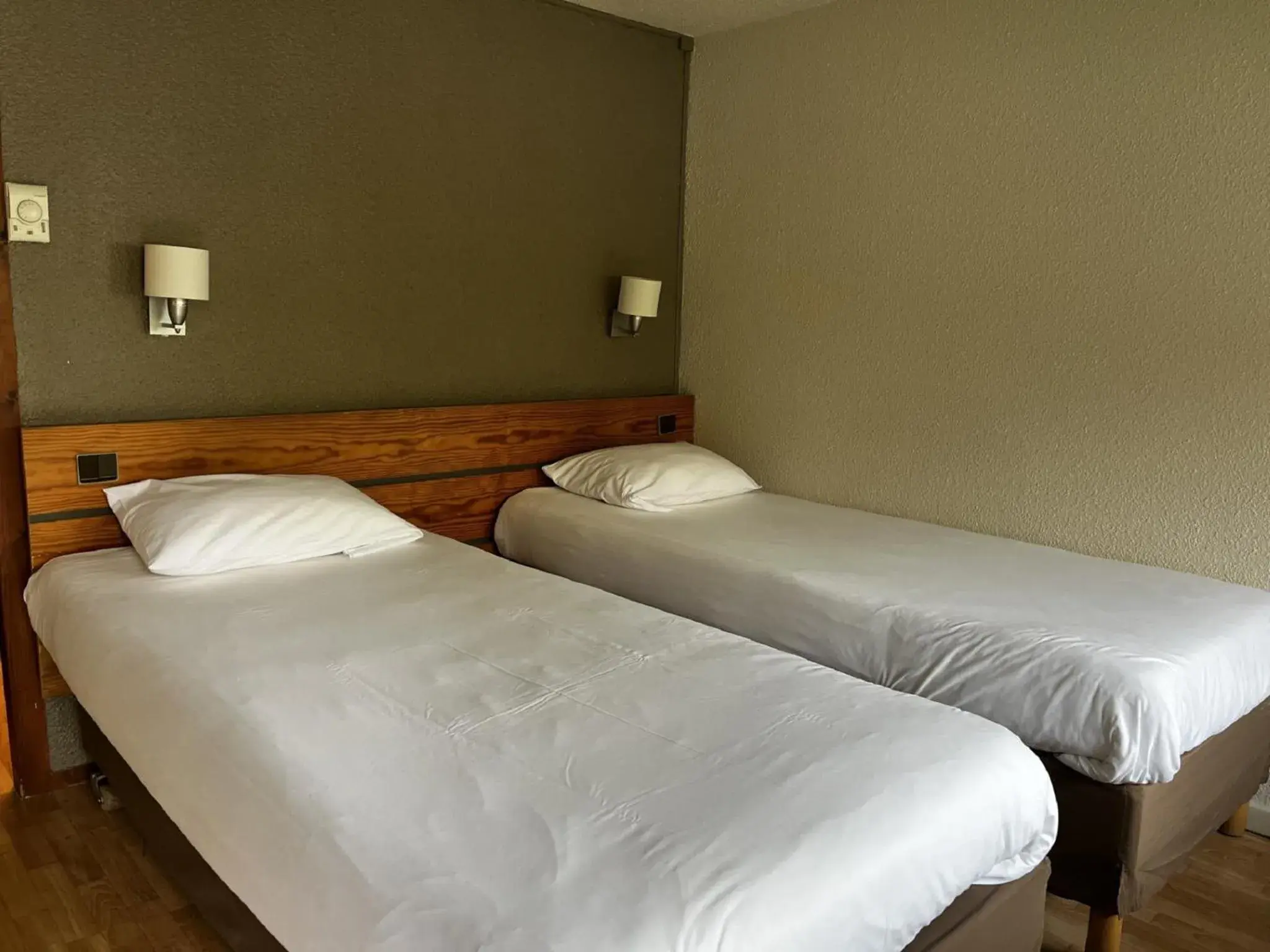 Twin Room in Campanile Dax - Saint-Paul-Les-Dax Twin Room in Campanile Dax - Saint-Paul-Les-Dax
