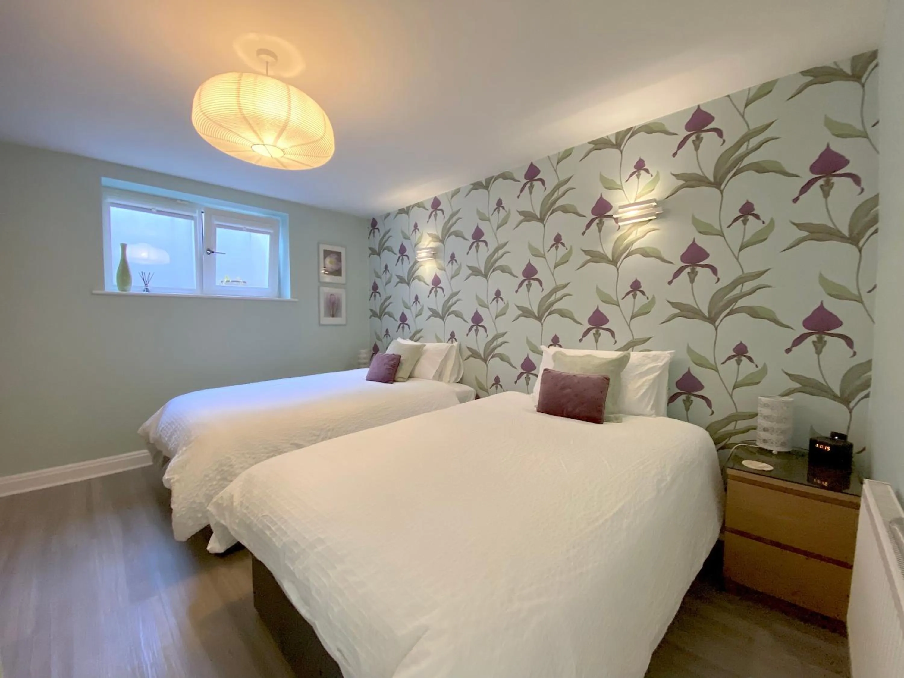 Bedroom, Bed in The Garden Apartment, Near Airport & City