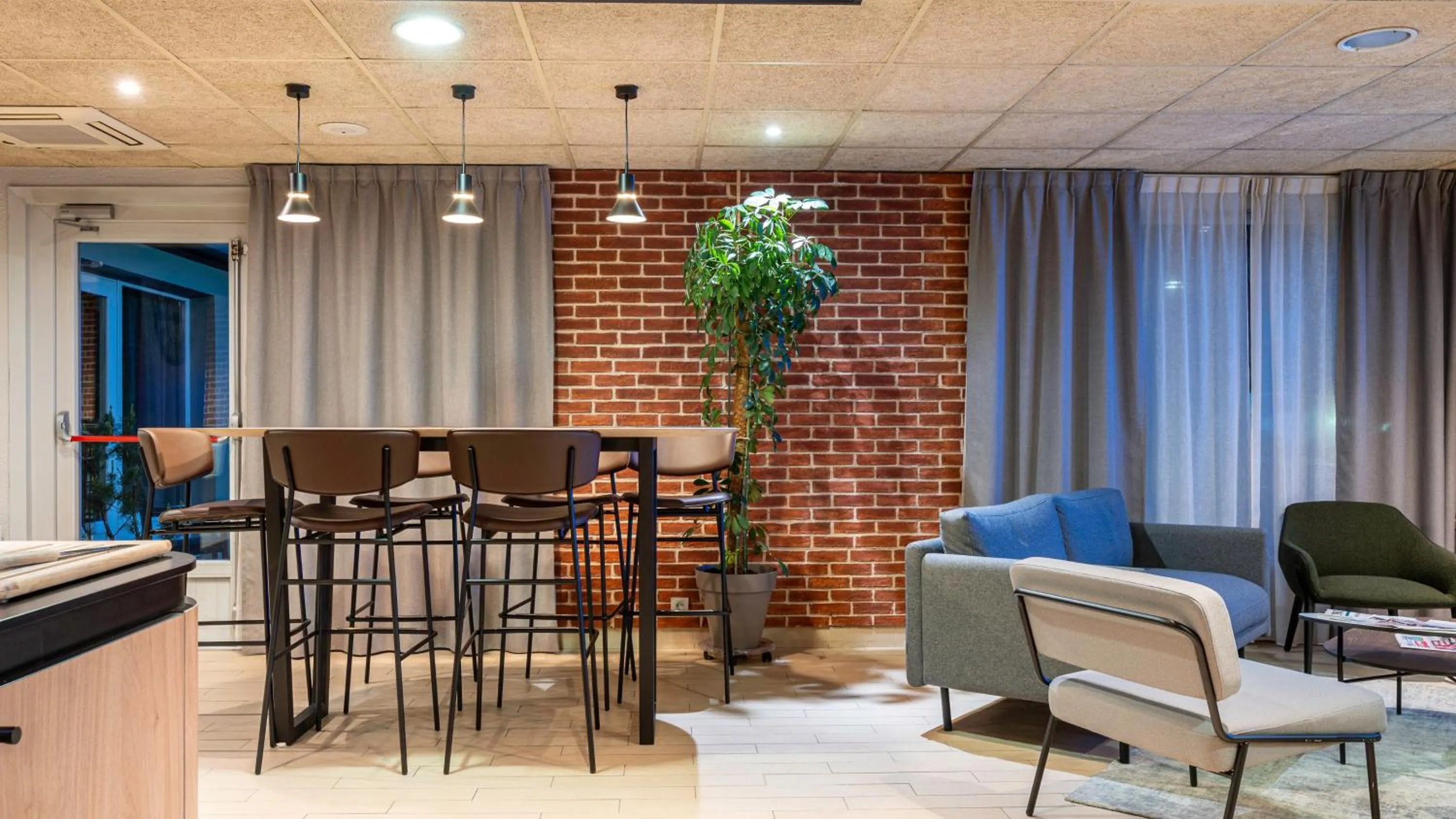 Restaurant/places to eat in Campanile NATURE - Aix Les Bains